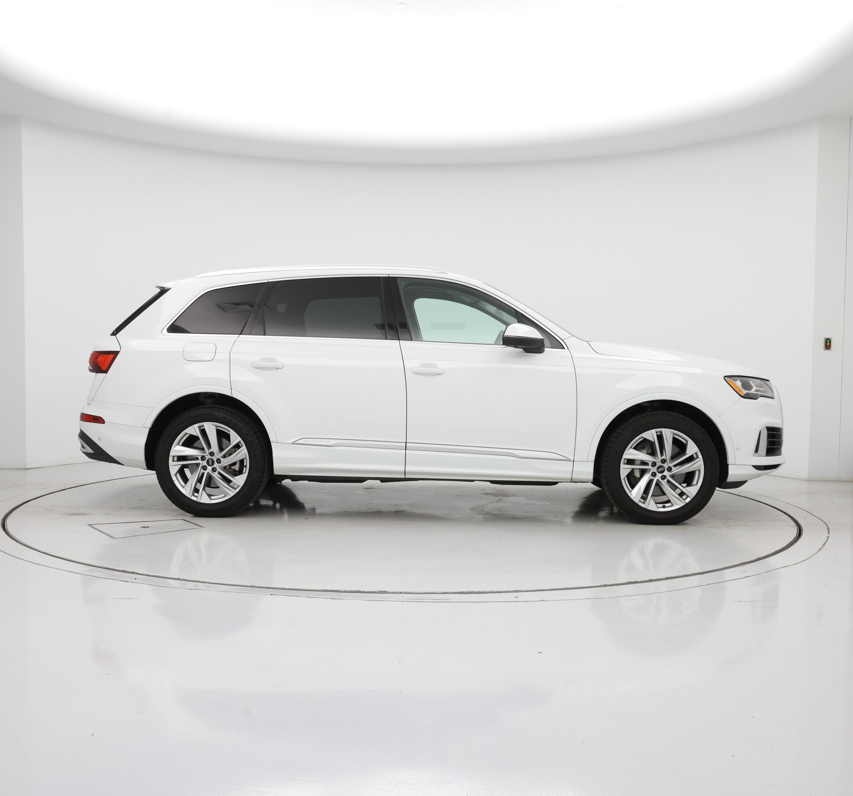 Thumbnail: 2022 Audi Q7 - 7