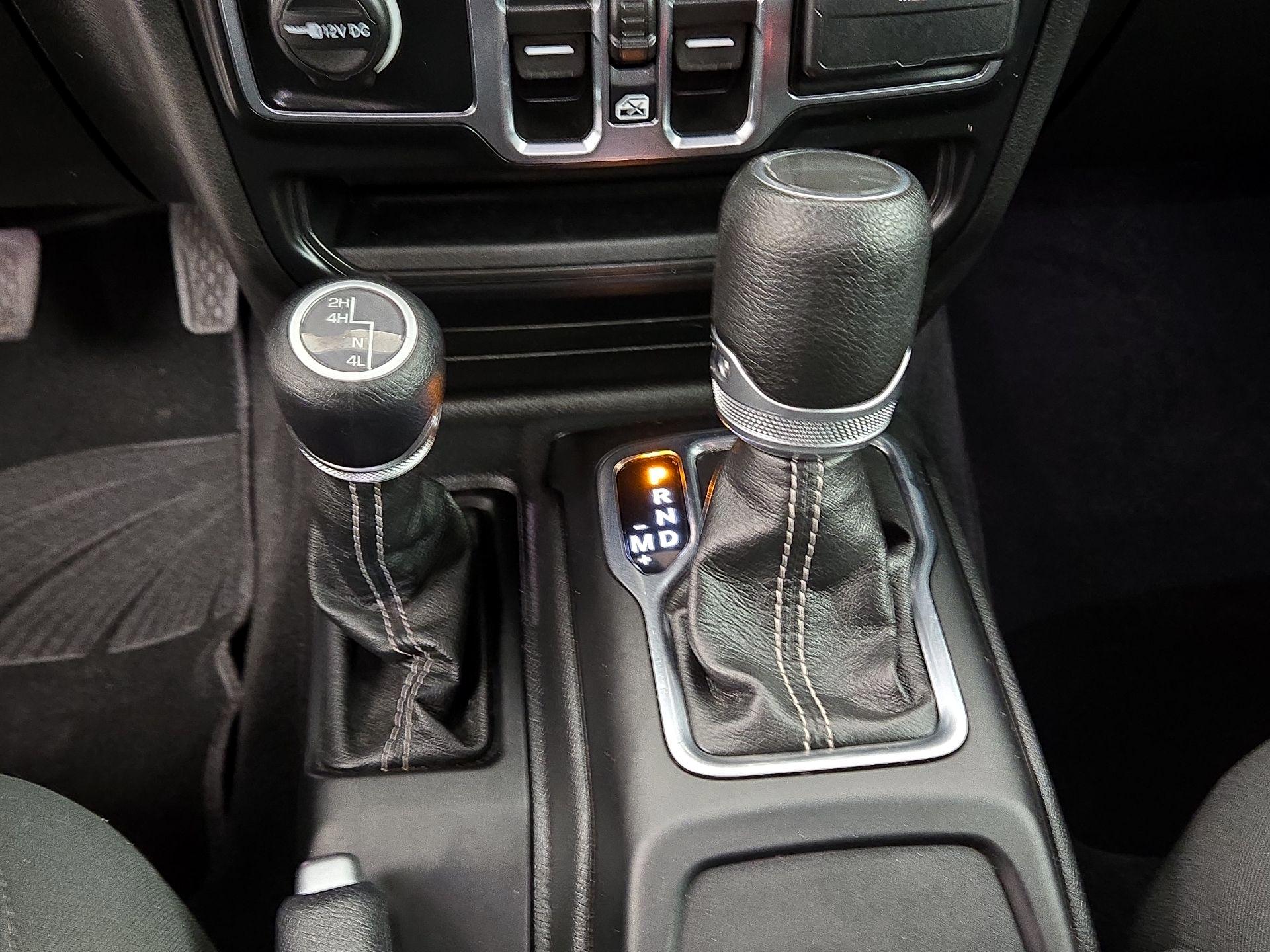 Thumbnail: 2023 Jeep Gladiator - 18