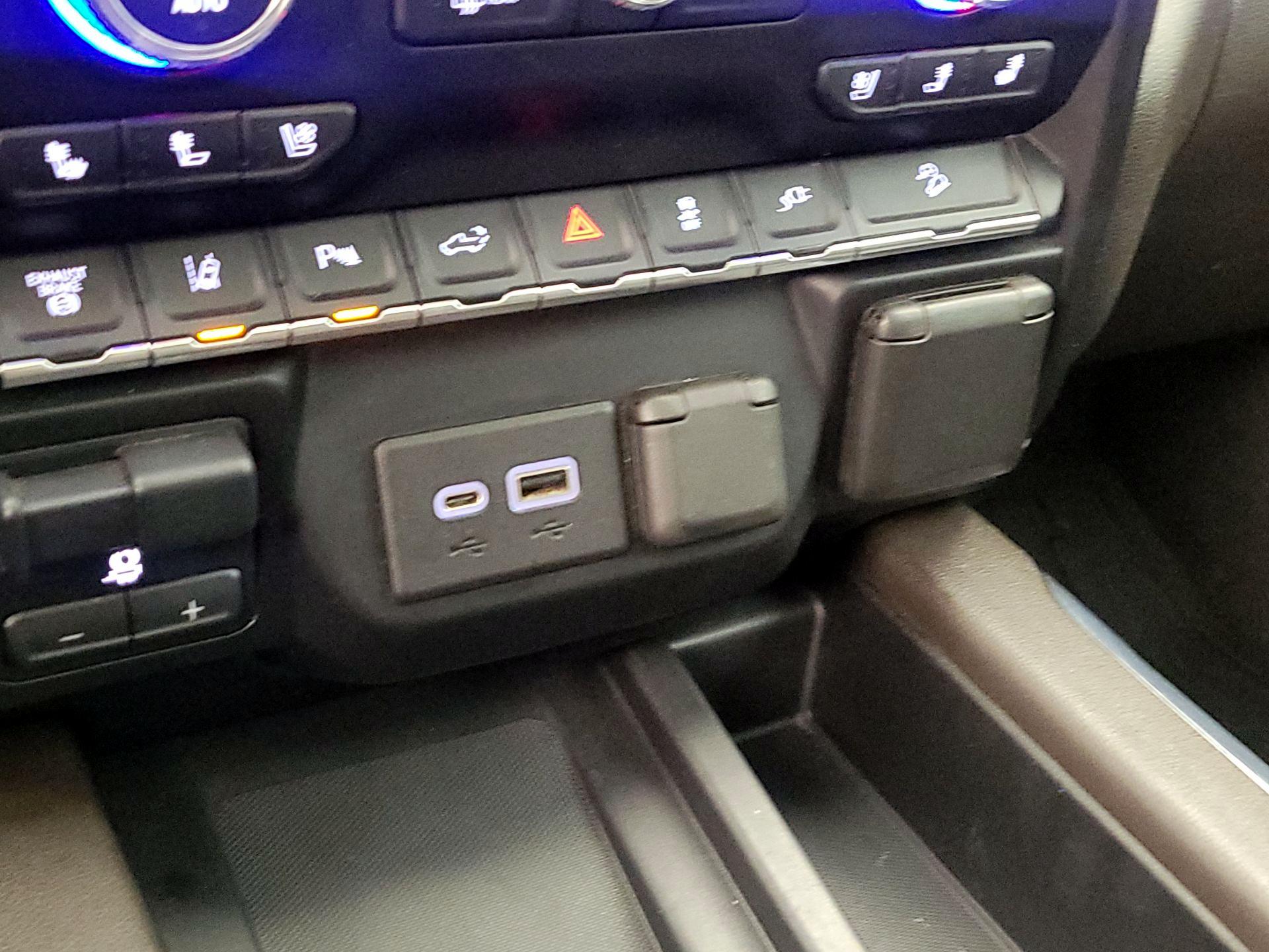 Thumbnail: 2020 GMC Sierra 2500 - 18