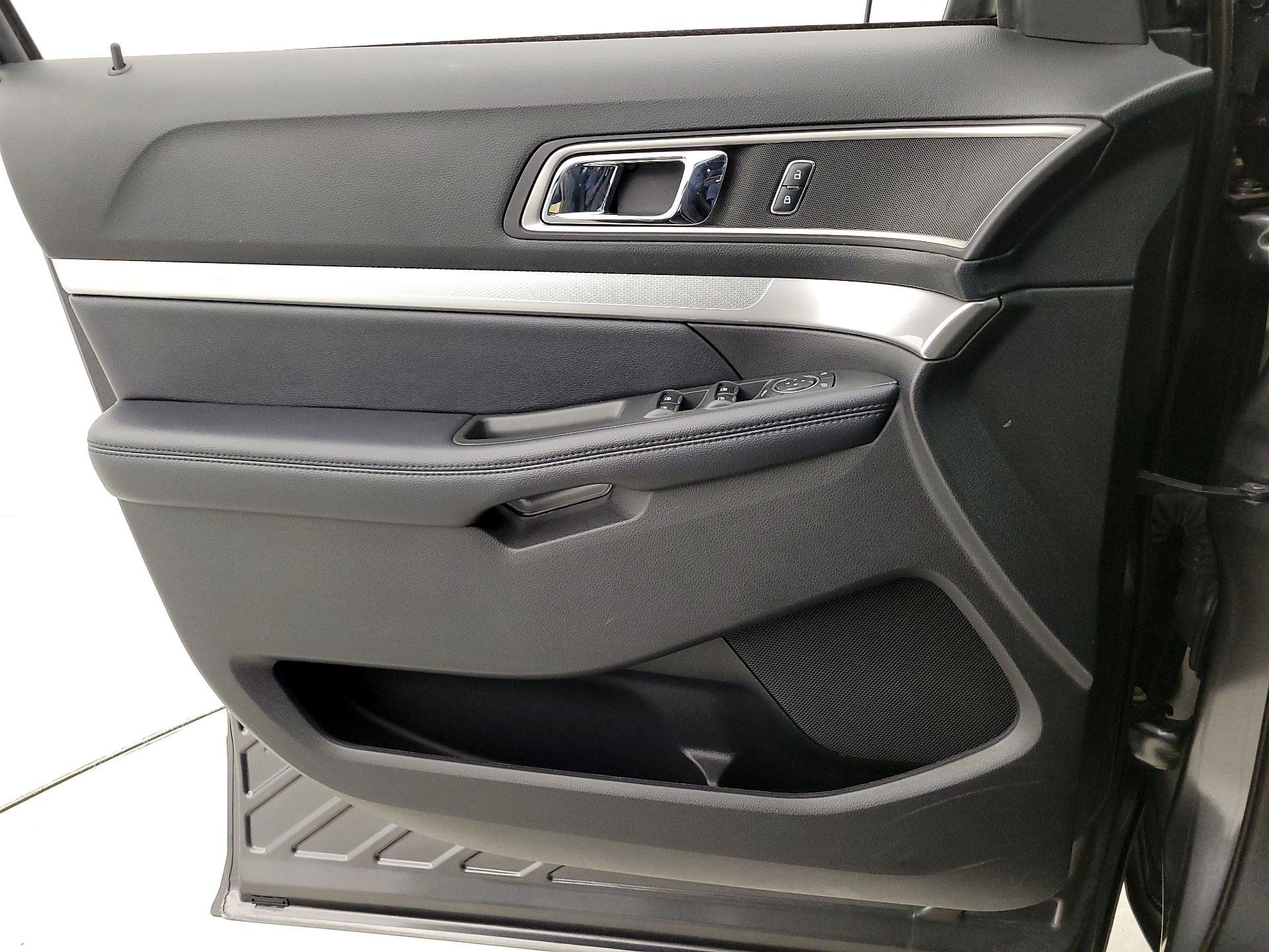 Thumbnail: 2017 Ford Explorer - 12