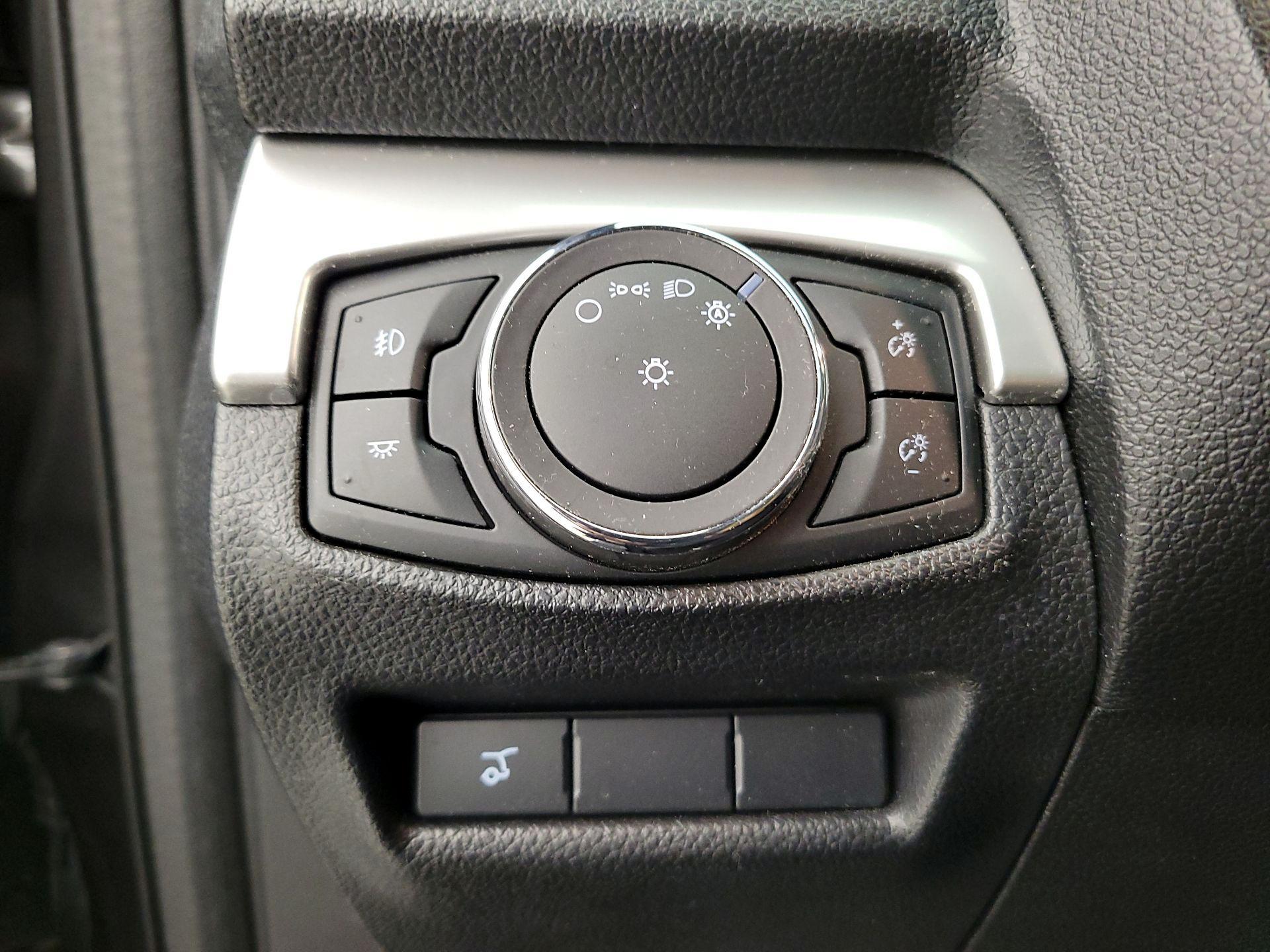 Thumbnail: 2017 Ford Explorer - 13