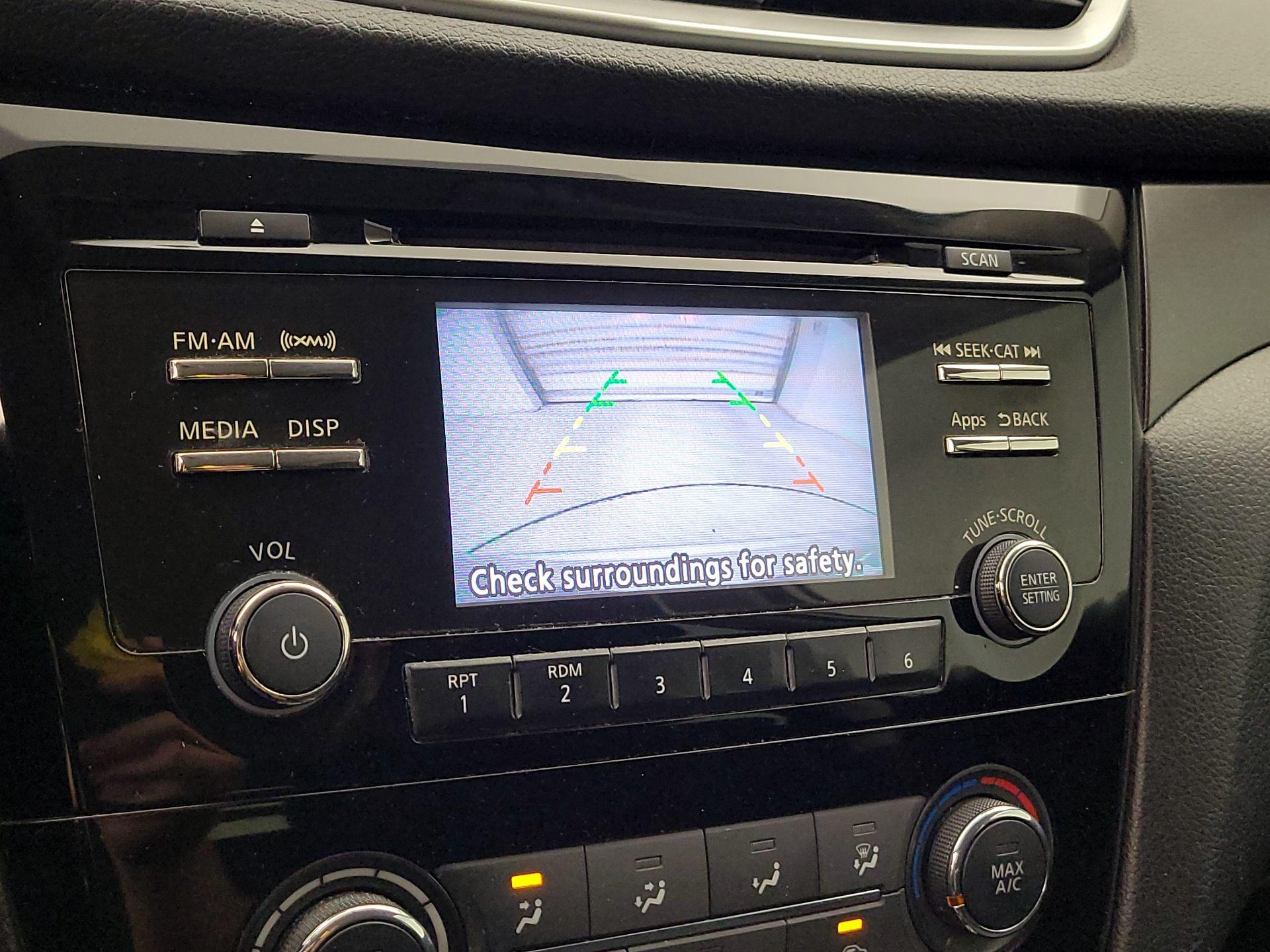 Thumbnail: 2015 Nissan Rogue - 14