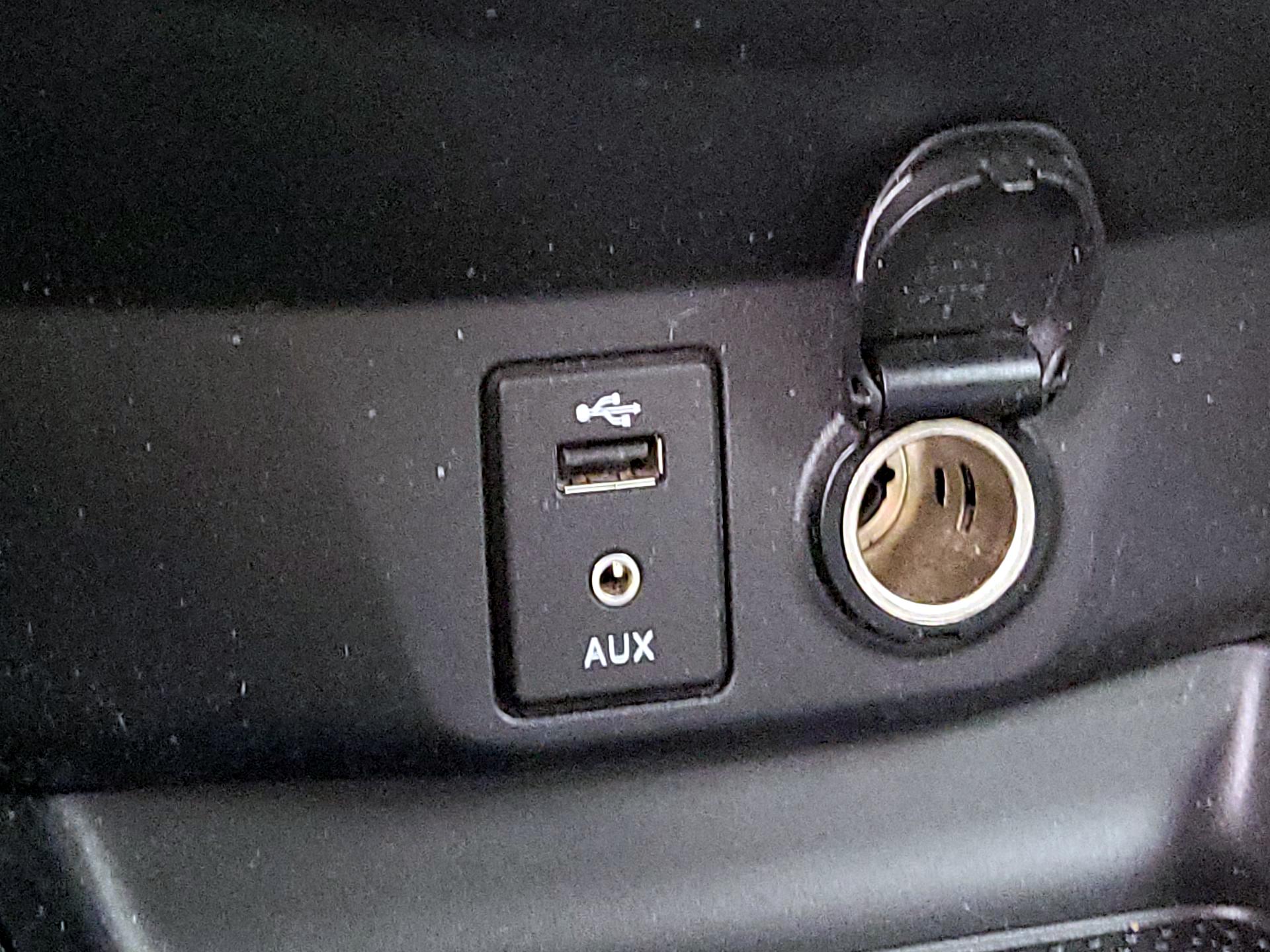 Thumbnail: 2015 Nissan Rogue - 18