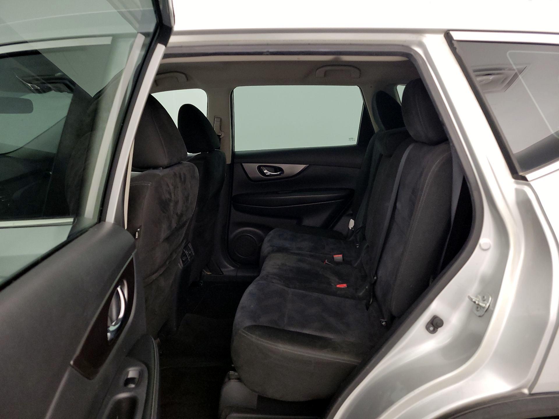 Thumbnail: 2015 Nissan Rogue - 19