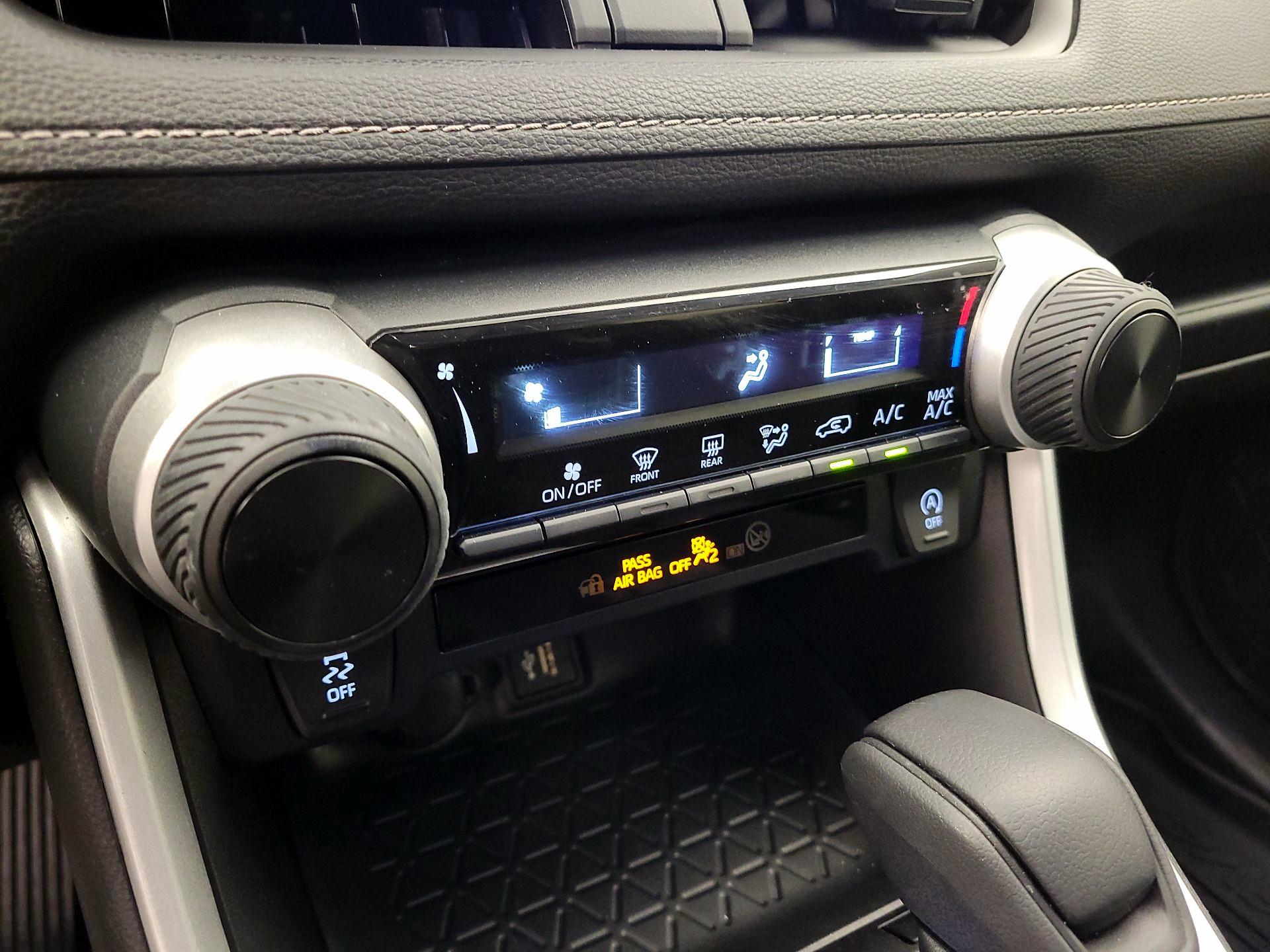 Thumbnail: 2024 Toyota RAV4 - 16