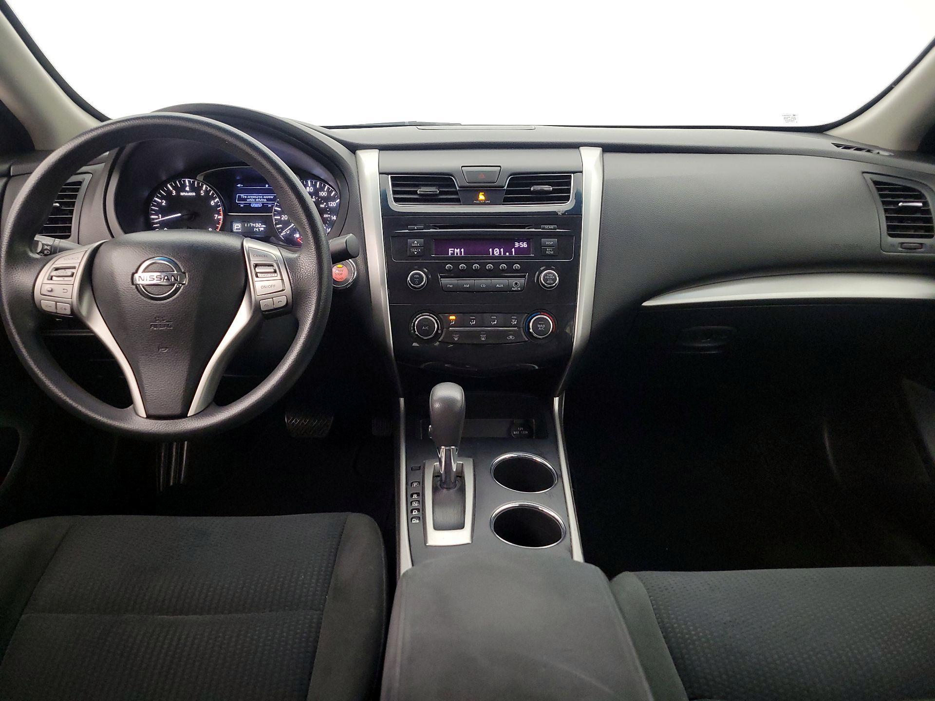 Thumbnail: 2015 Nissan Altima - 9