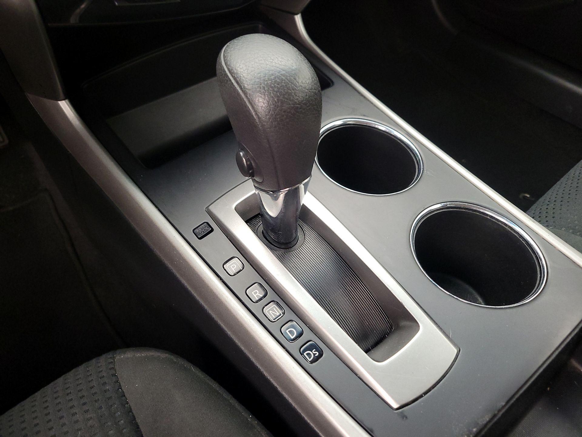 Thumbnail: 2015 Nissan Altima - 16