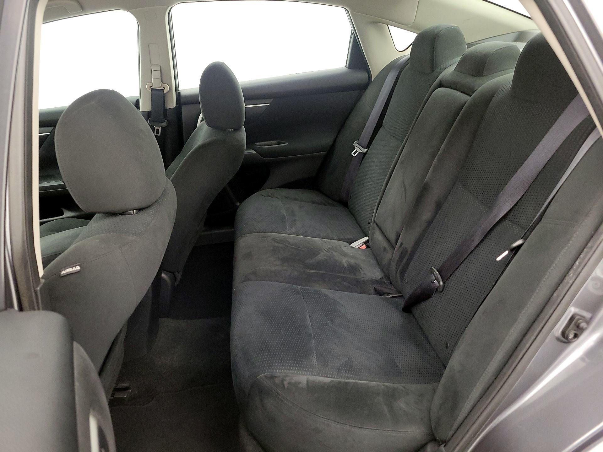 Thumbnail: 2015 Nissan Altima - 18