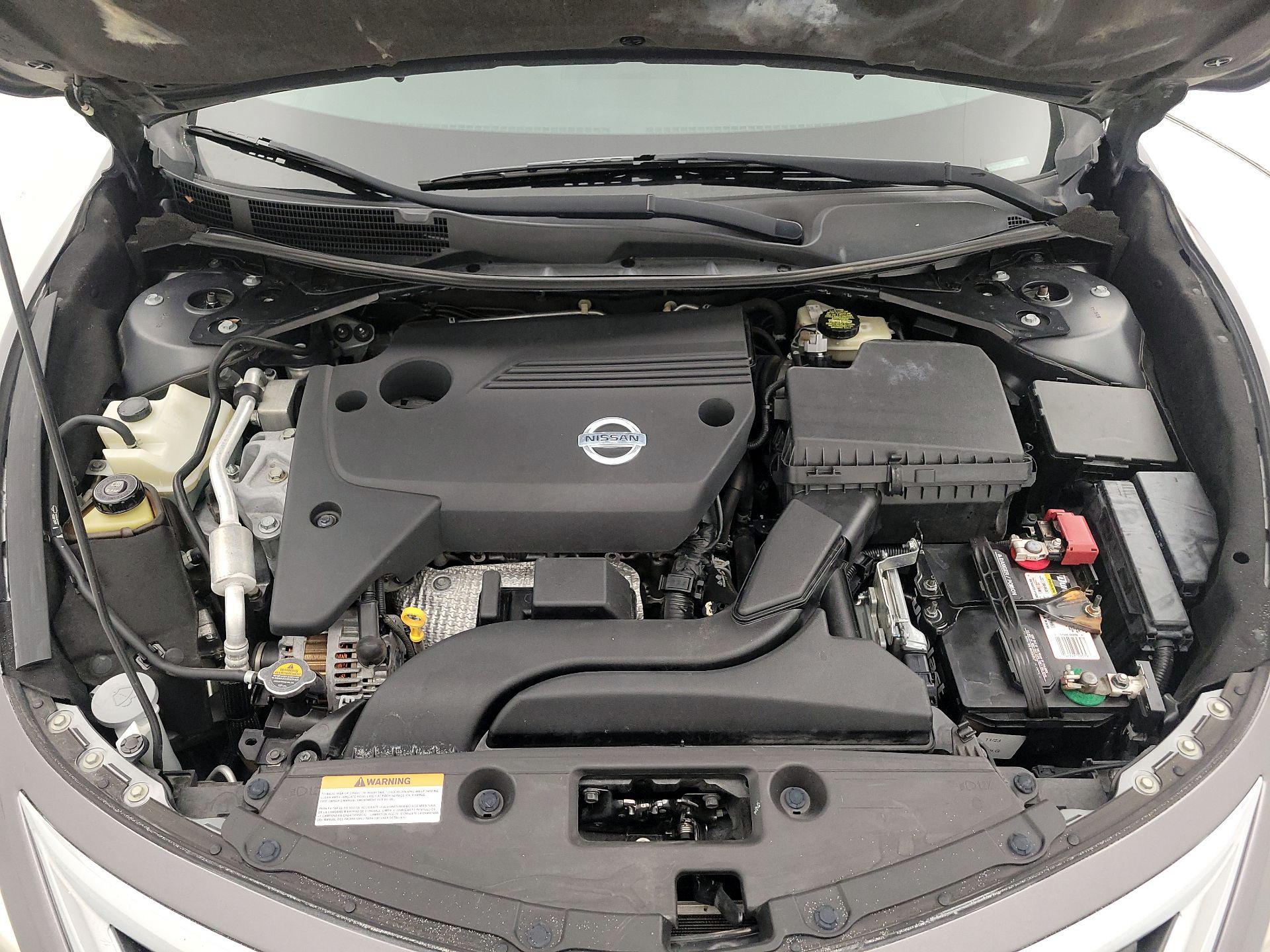 Thumbnail: 2015 Nissan Altima - 20