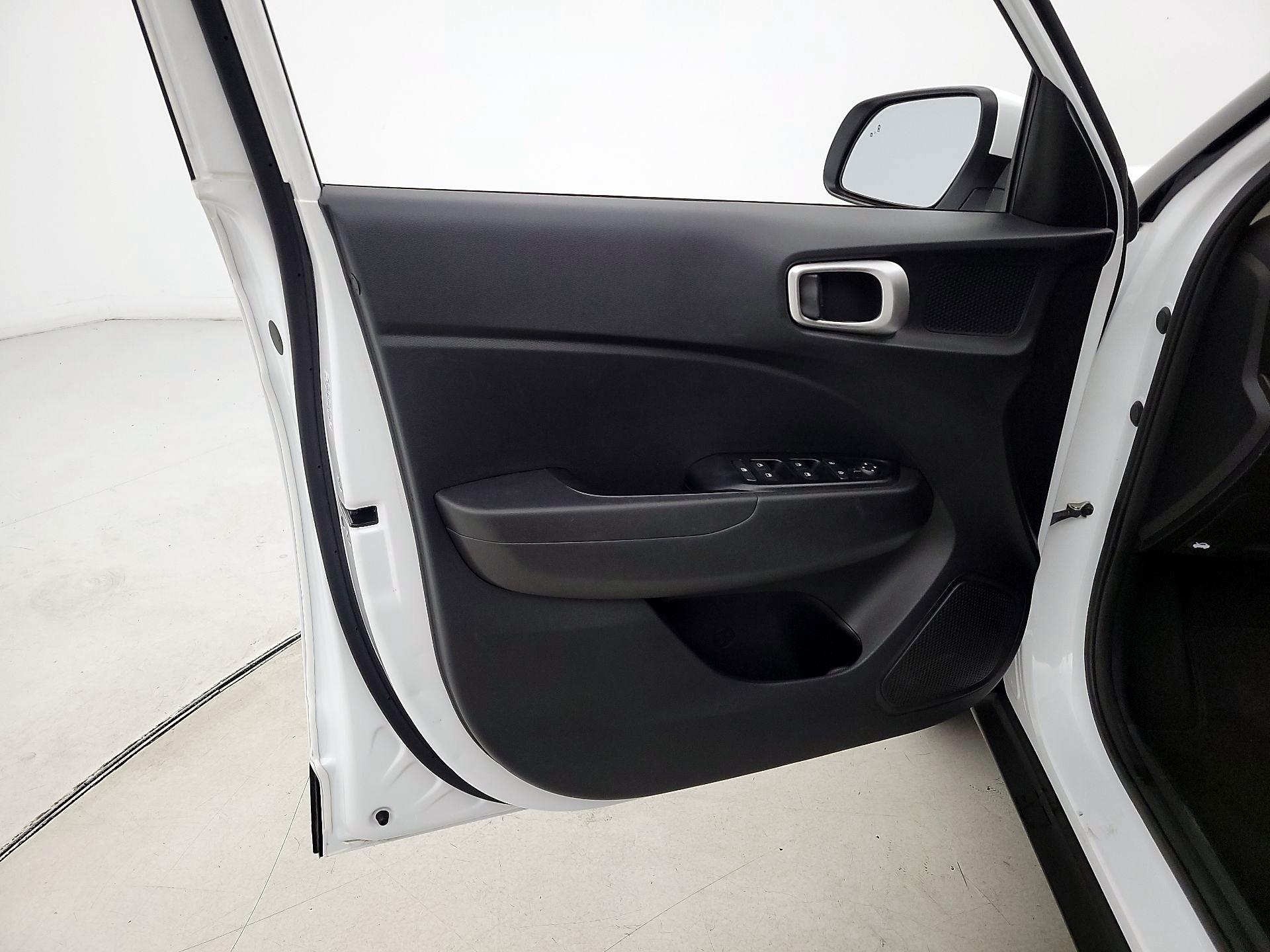 Thumbnail: 2022 Hyundai Venue - 12