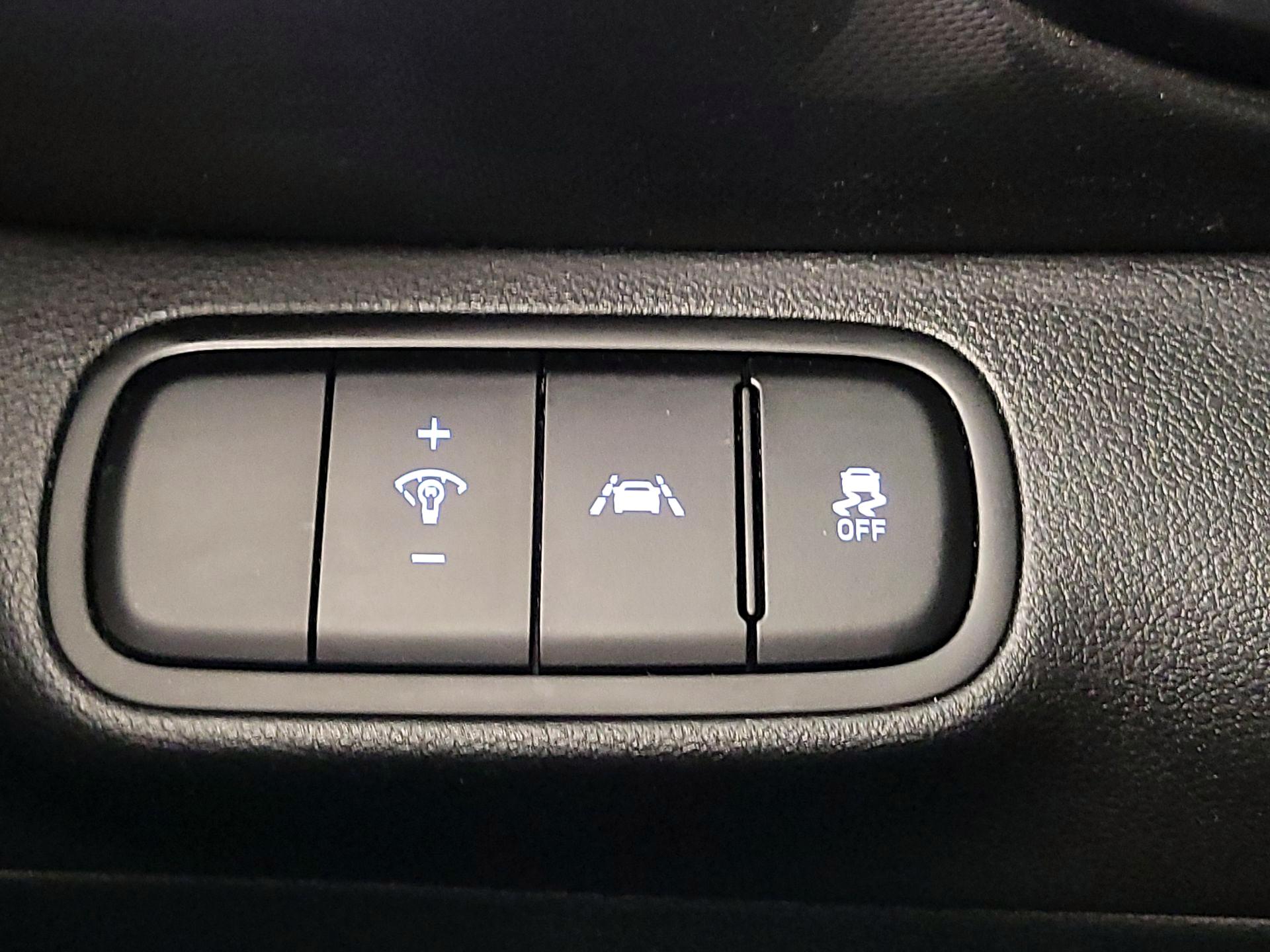 Thumbnail: 2022 Hyundai Venue - 13