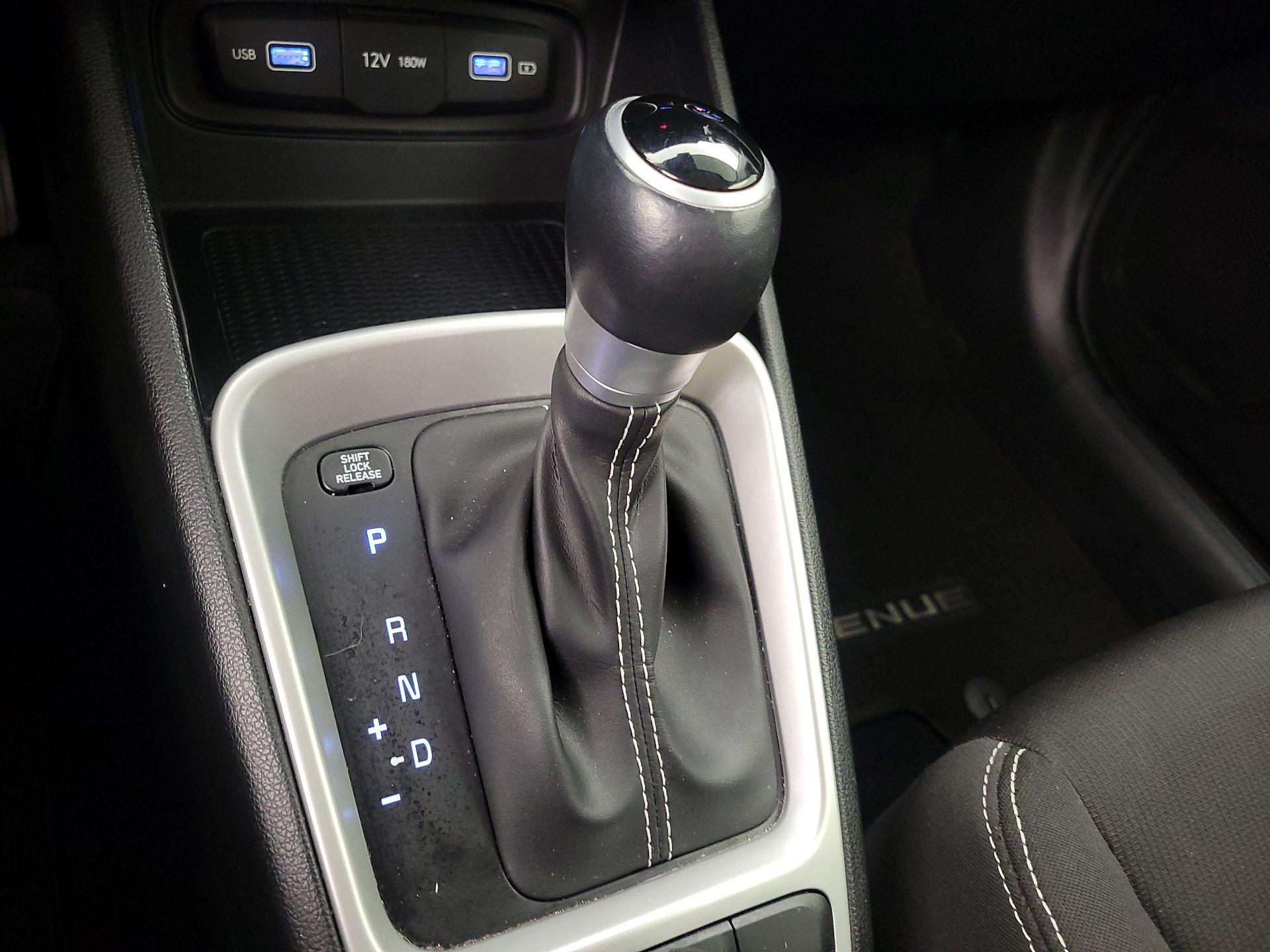 Thumbnail: 2022 Hyundai Venue - 17