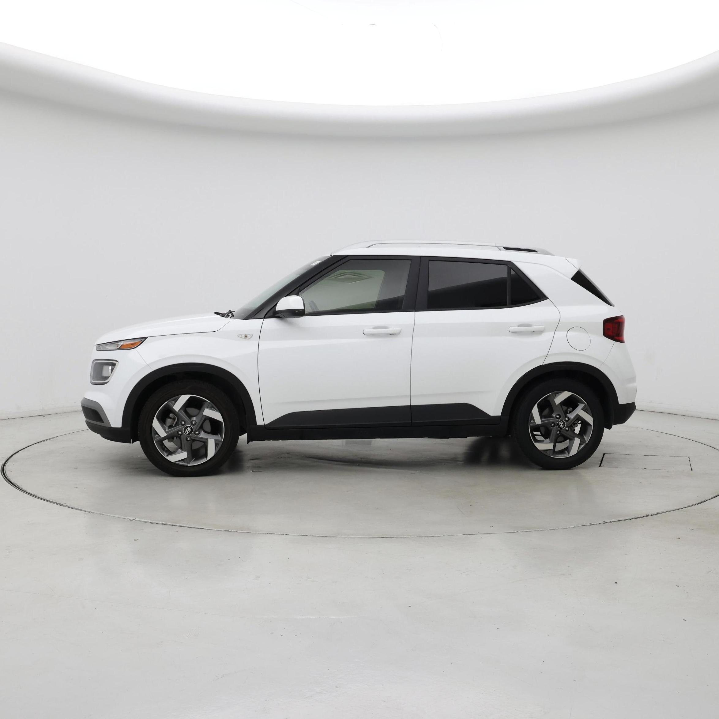 Thumbnail: 2022 Hyundai Venue - 3