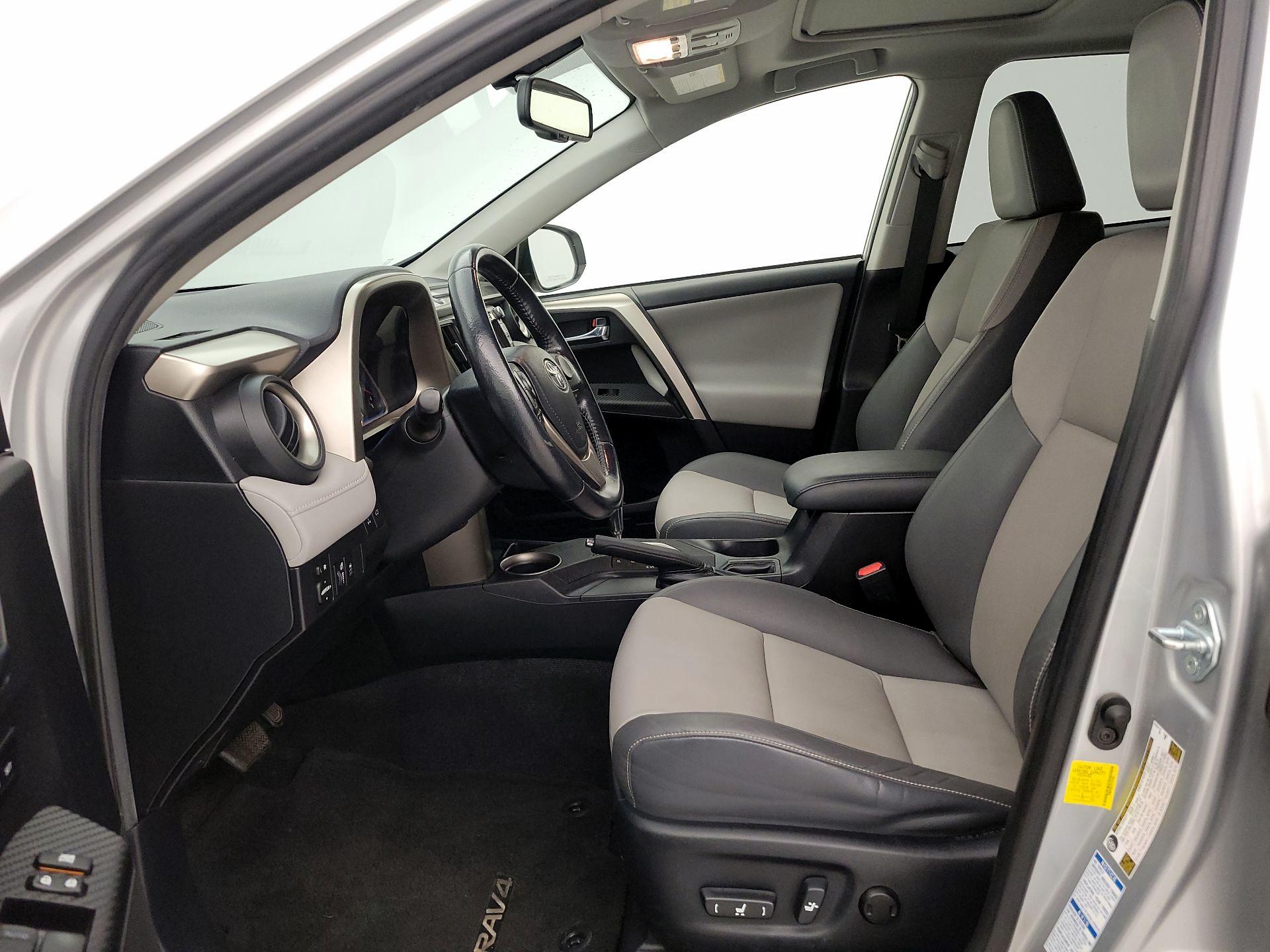 Thumbnail: 2015 Toyota RAV4 - 11