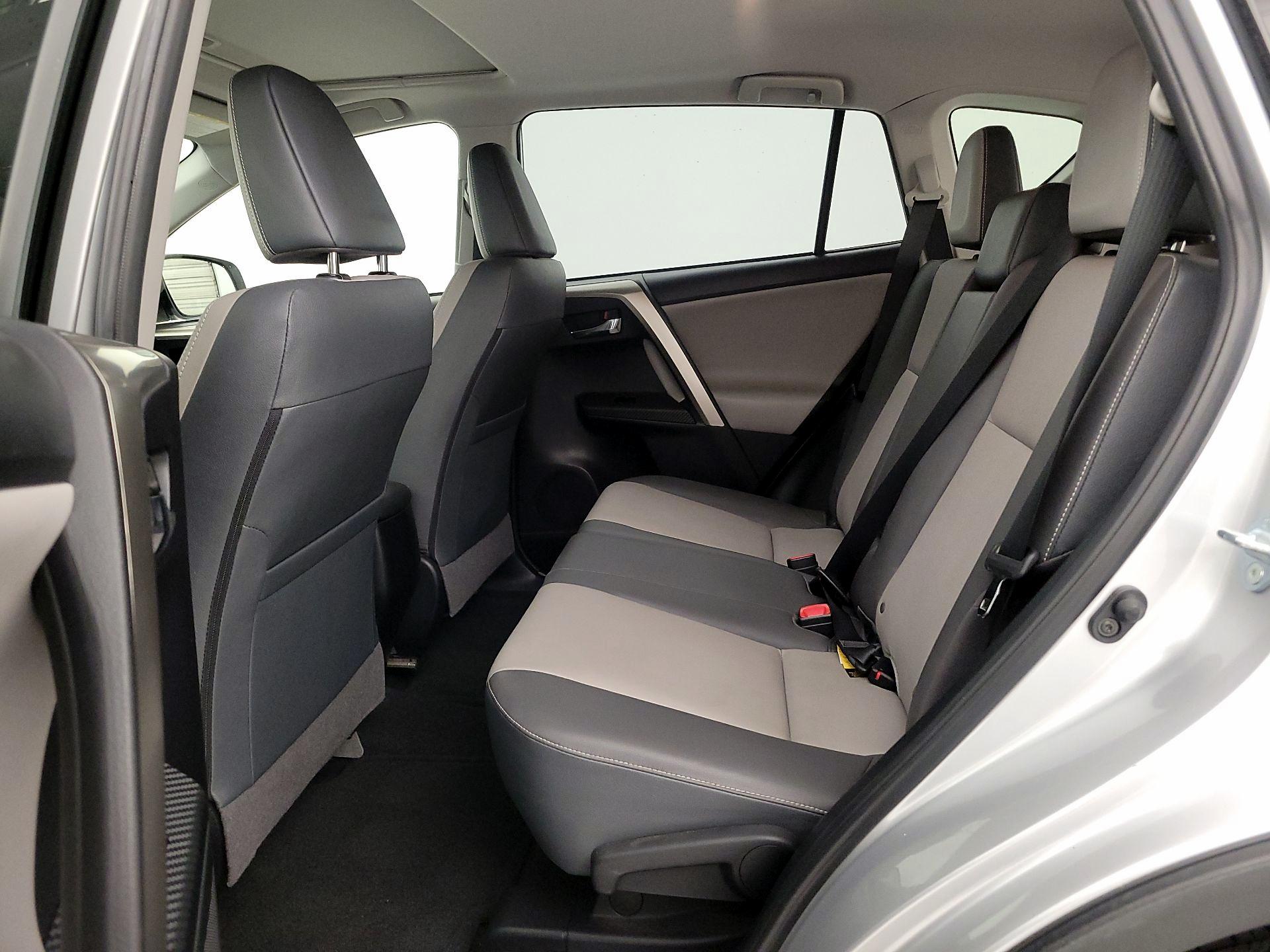 Thumbnail: 2015 Toyota RAV4 - 20