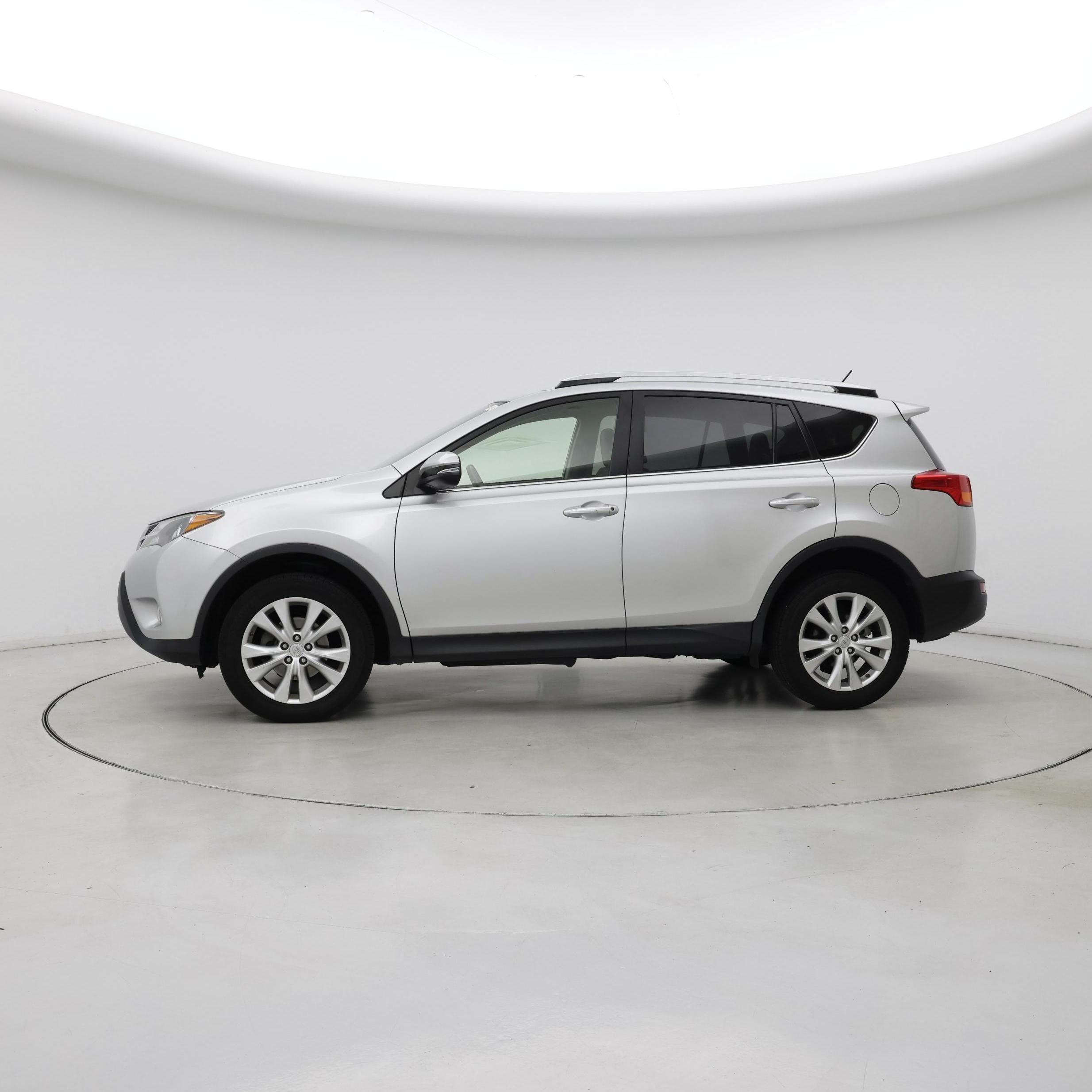 Thumbnail: 2015 Toyota RAV4 - 3