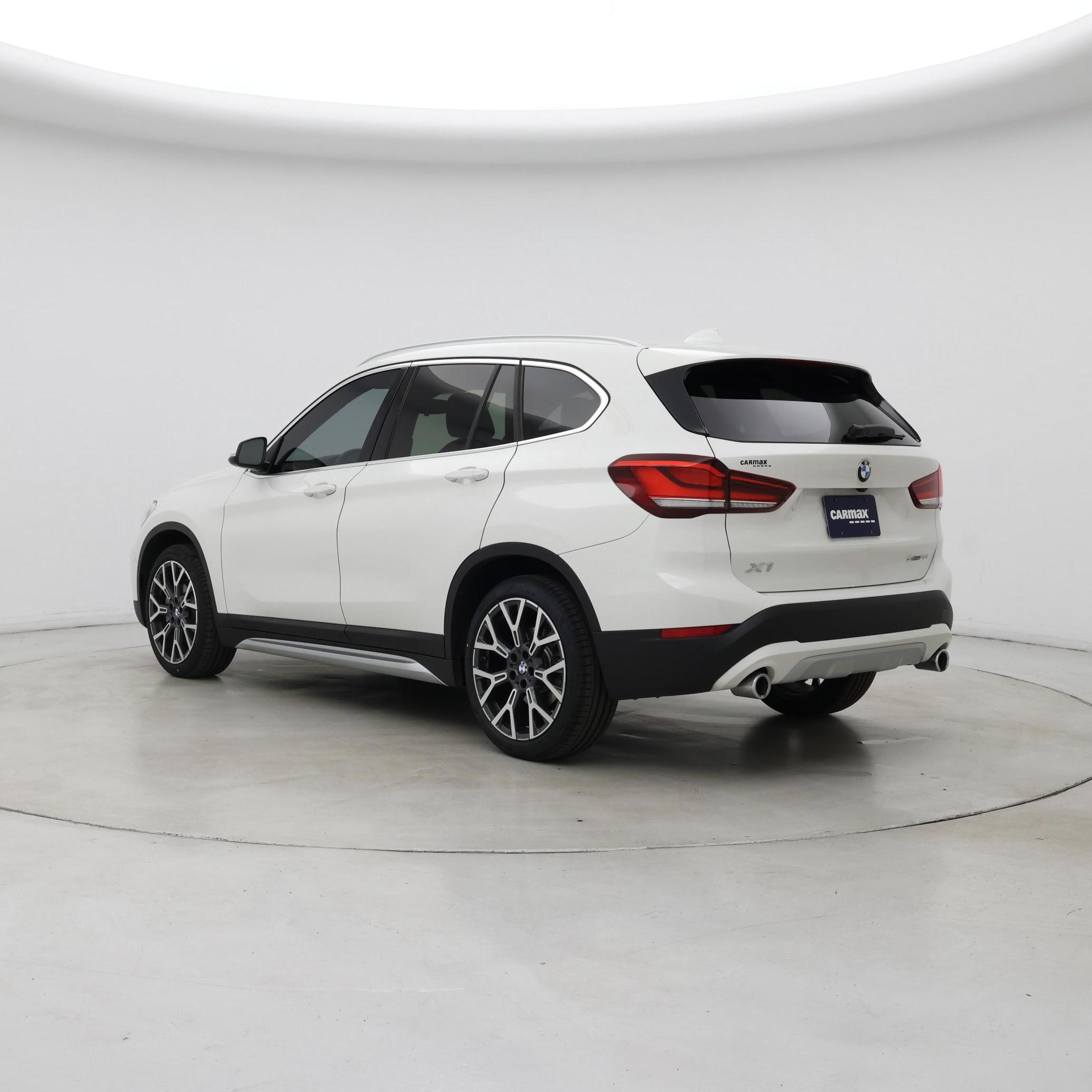 Thumbnail: 2021 BMW X1 - 2