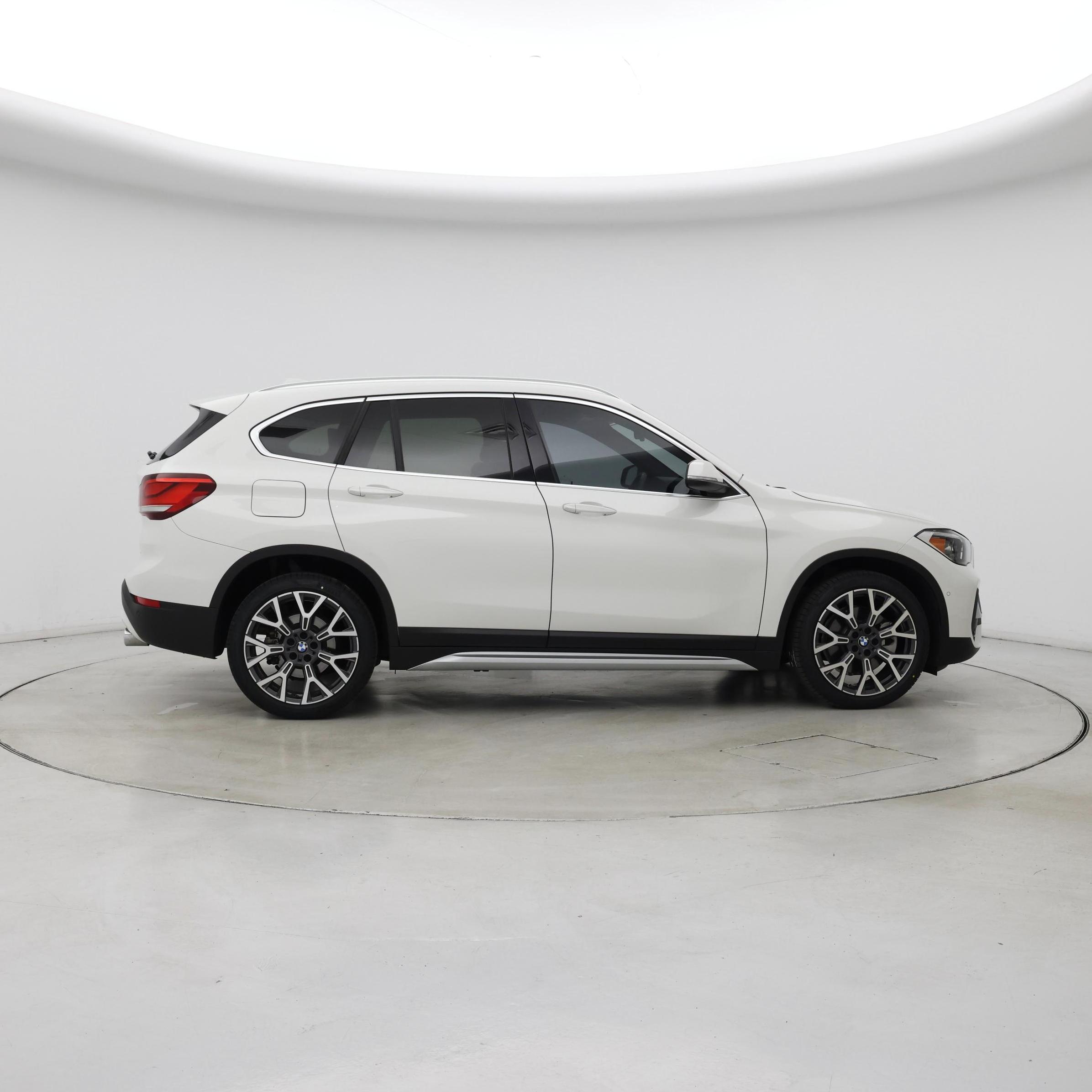 Thumbnail: 2021 BMW X1 - 7