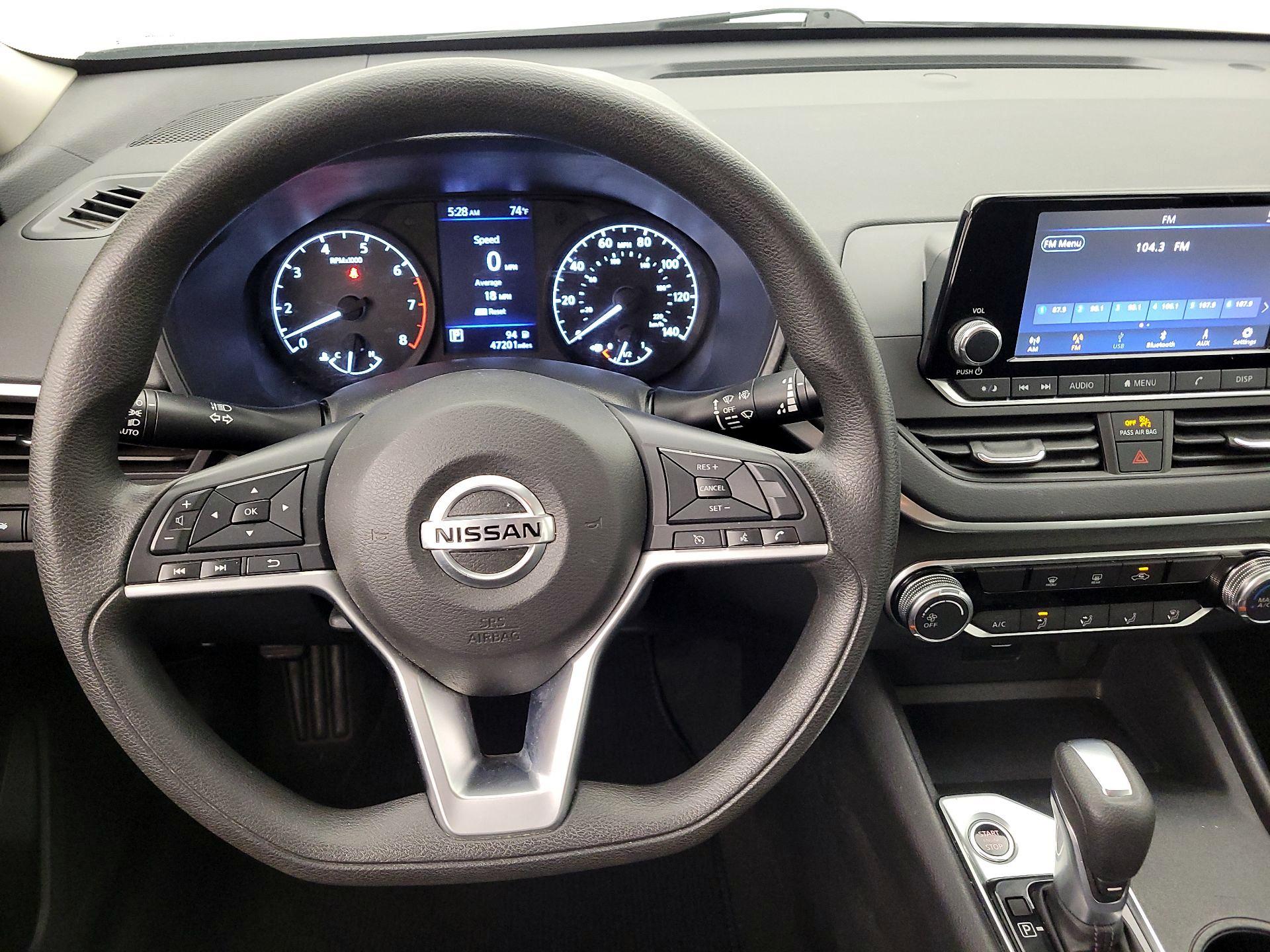 Thumbnail: 2021 Nissan Altima - 10