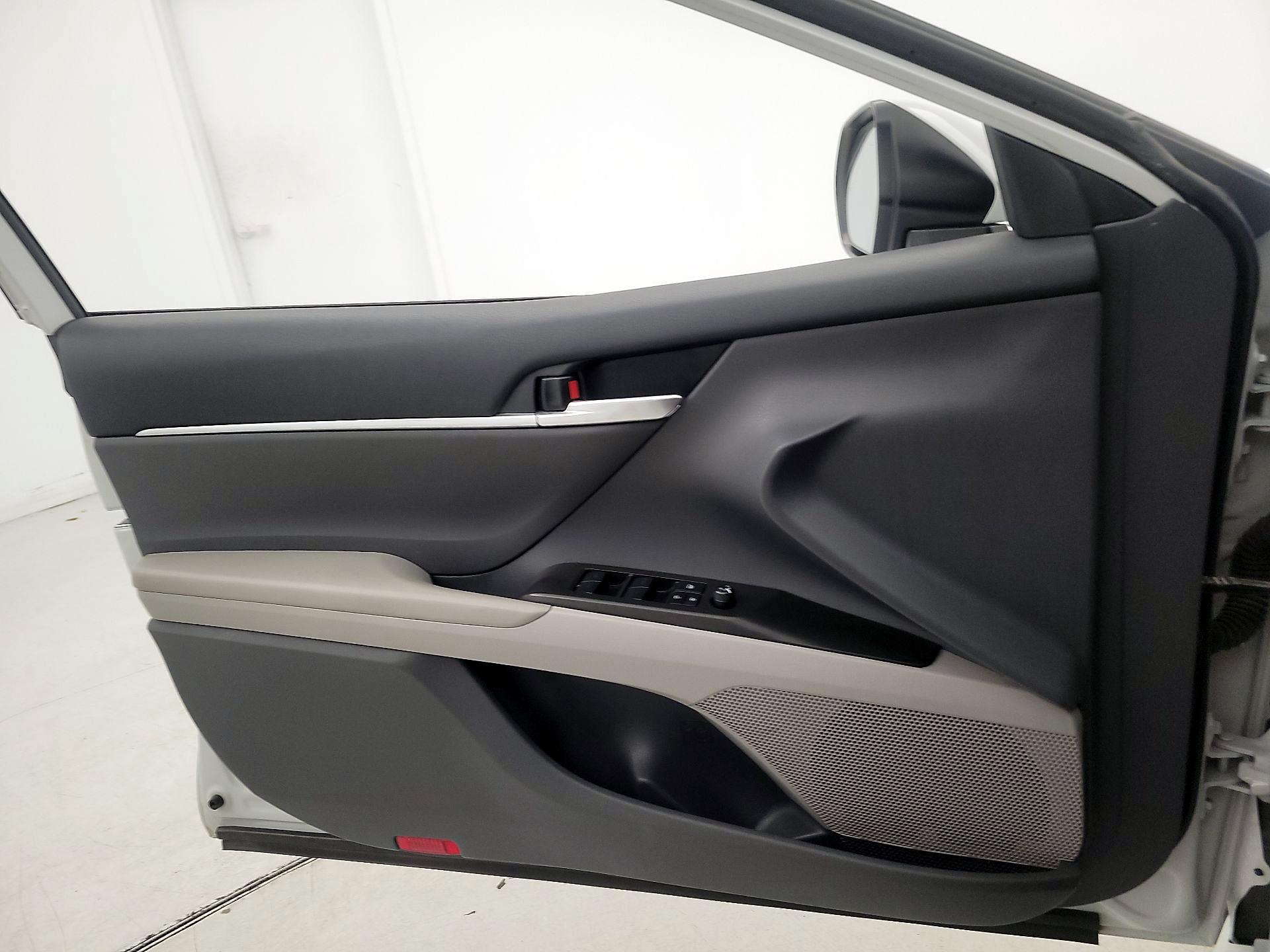 Thumbnail: 2023 Toyota Camry - 12