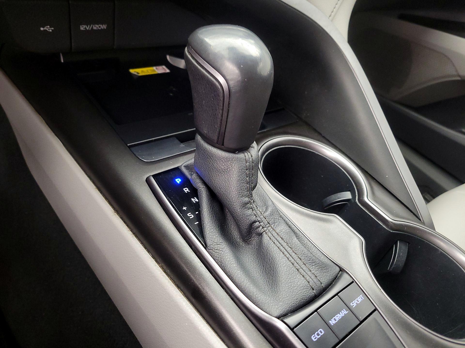 Thumbnail: 2023 Toyota Camry - 17