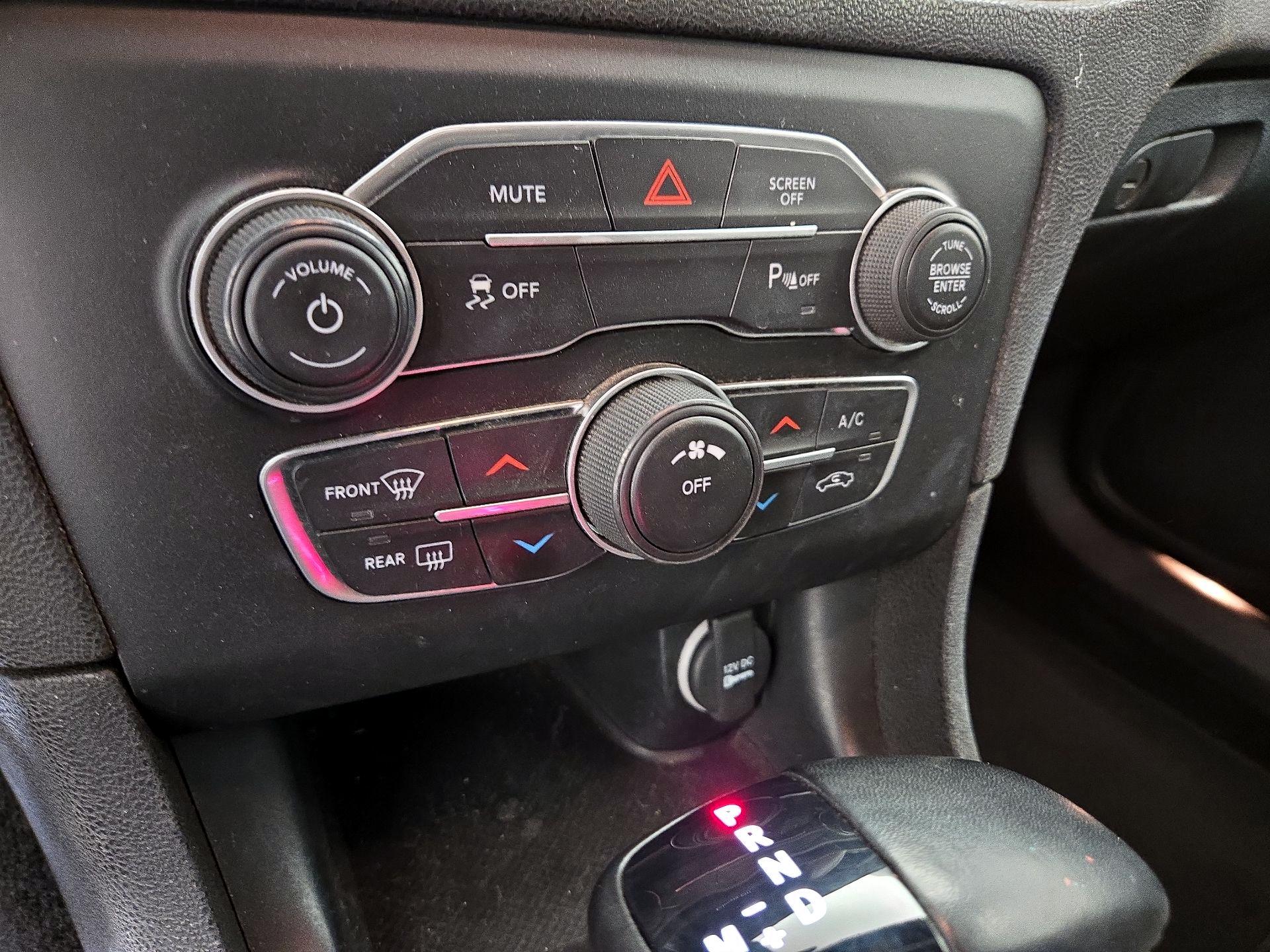 Thumbnail: 2022 Dodge Charger - 16