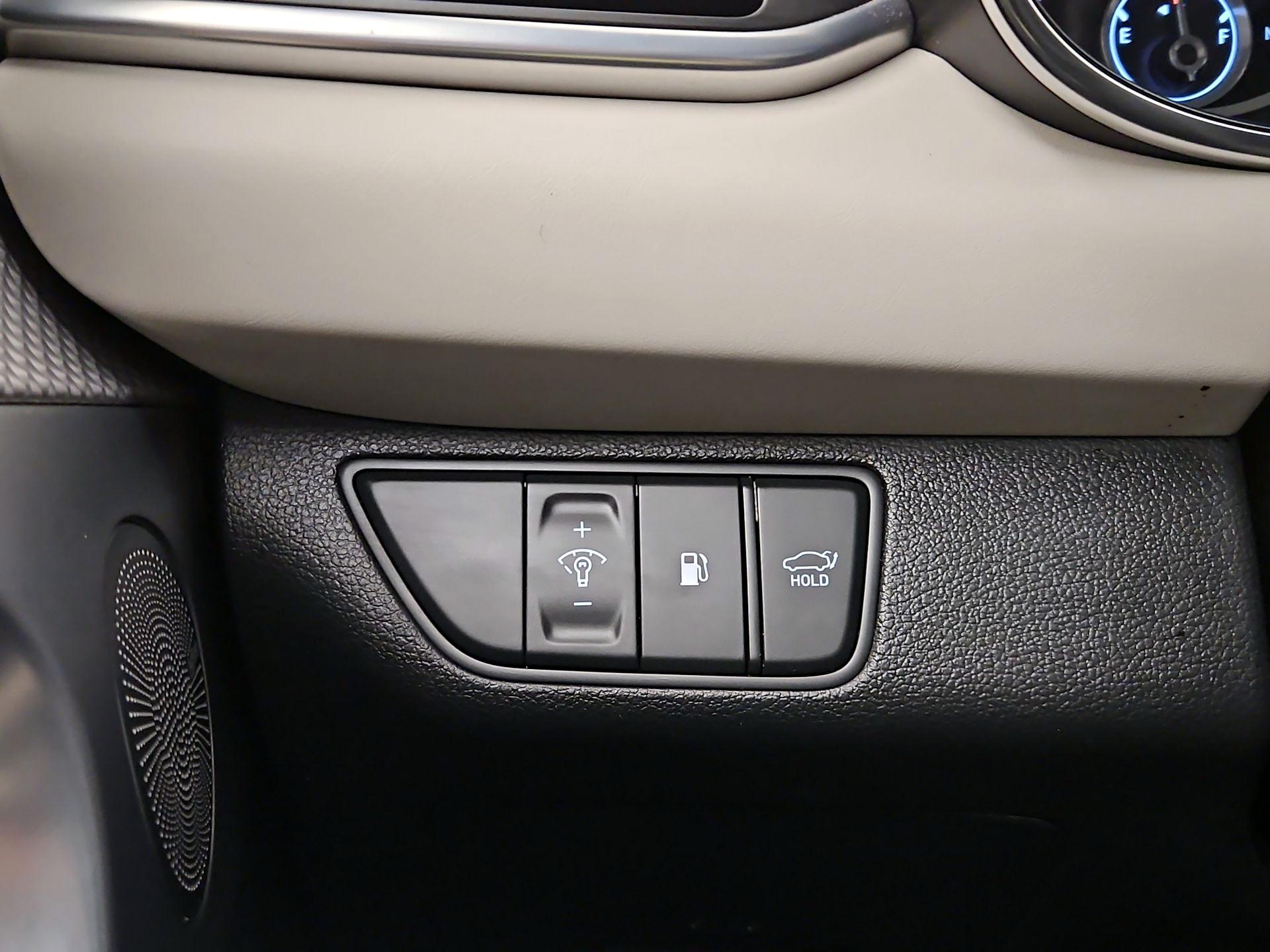 Thumbnail: 2023 Genesis G70 - 13