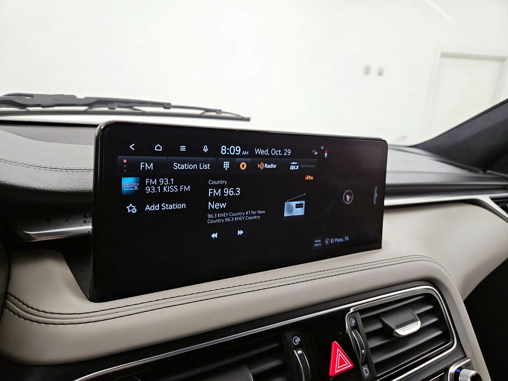 Thumbnail: 2023 Genesis G70 - 16