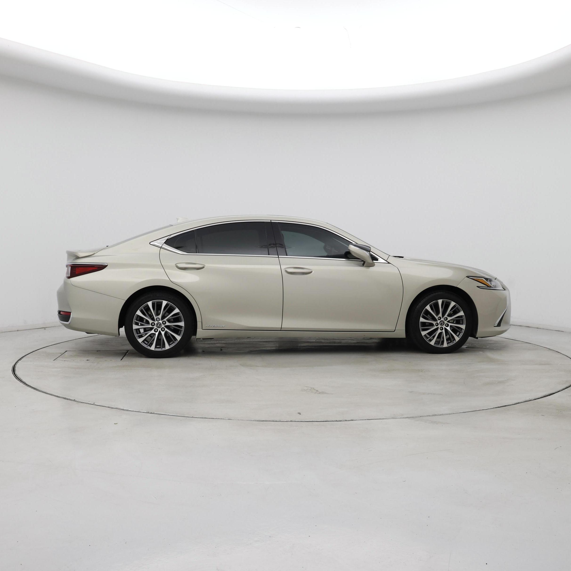 Thumbnail: 2020 Lexus ES - 7