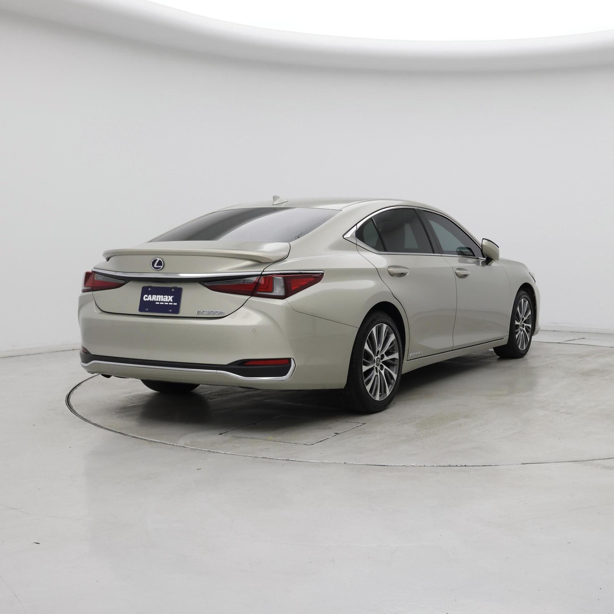 Thumbnail: 2020 Lexus ES - 8