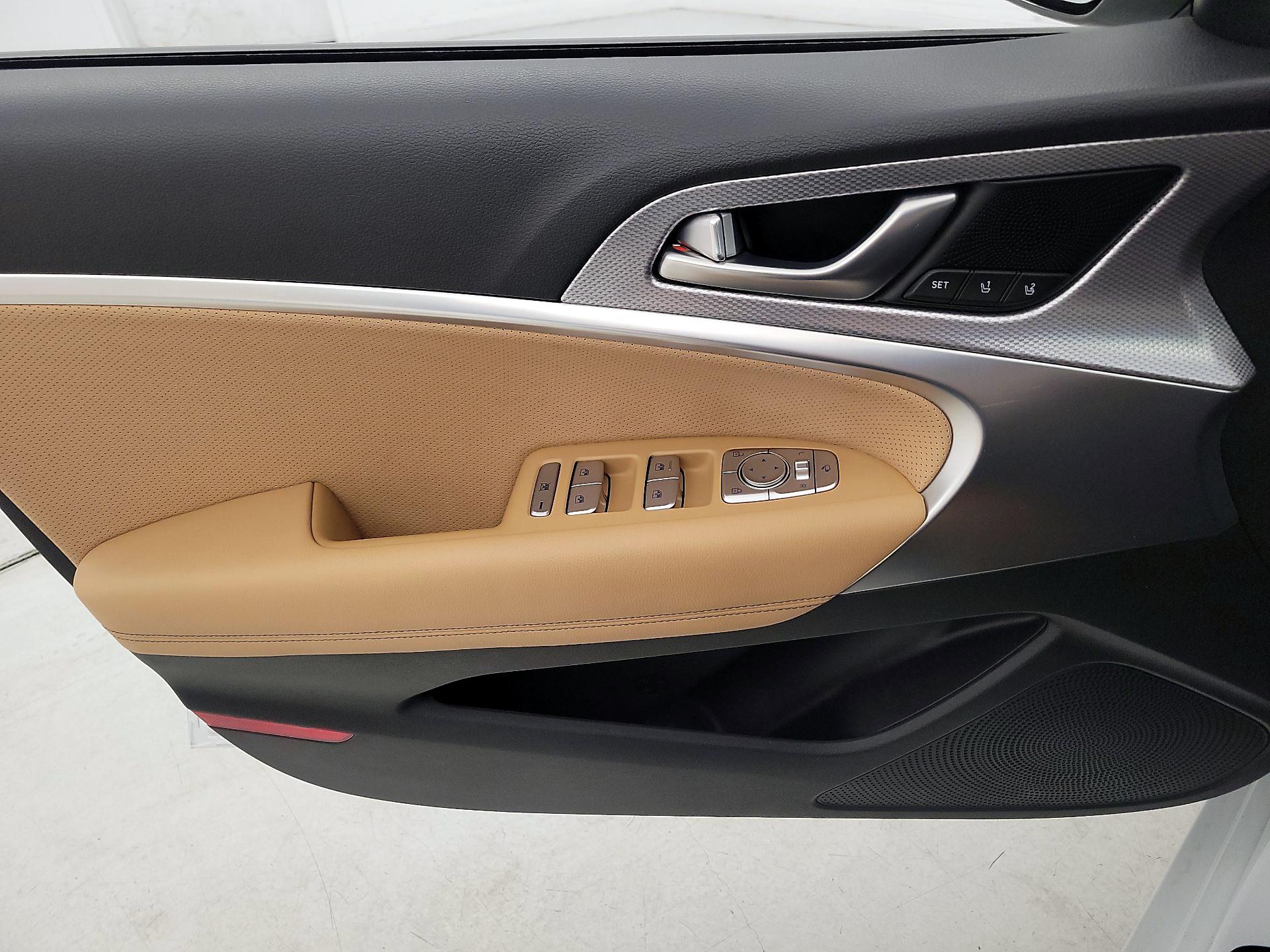 Thumbnail: 2022 Genesis G70 - 12