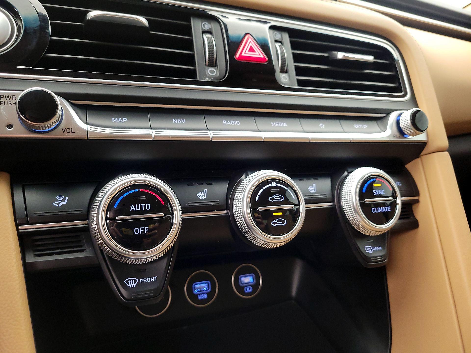 Thumbnail: 2022 Genesis G70 - 17