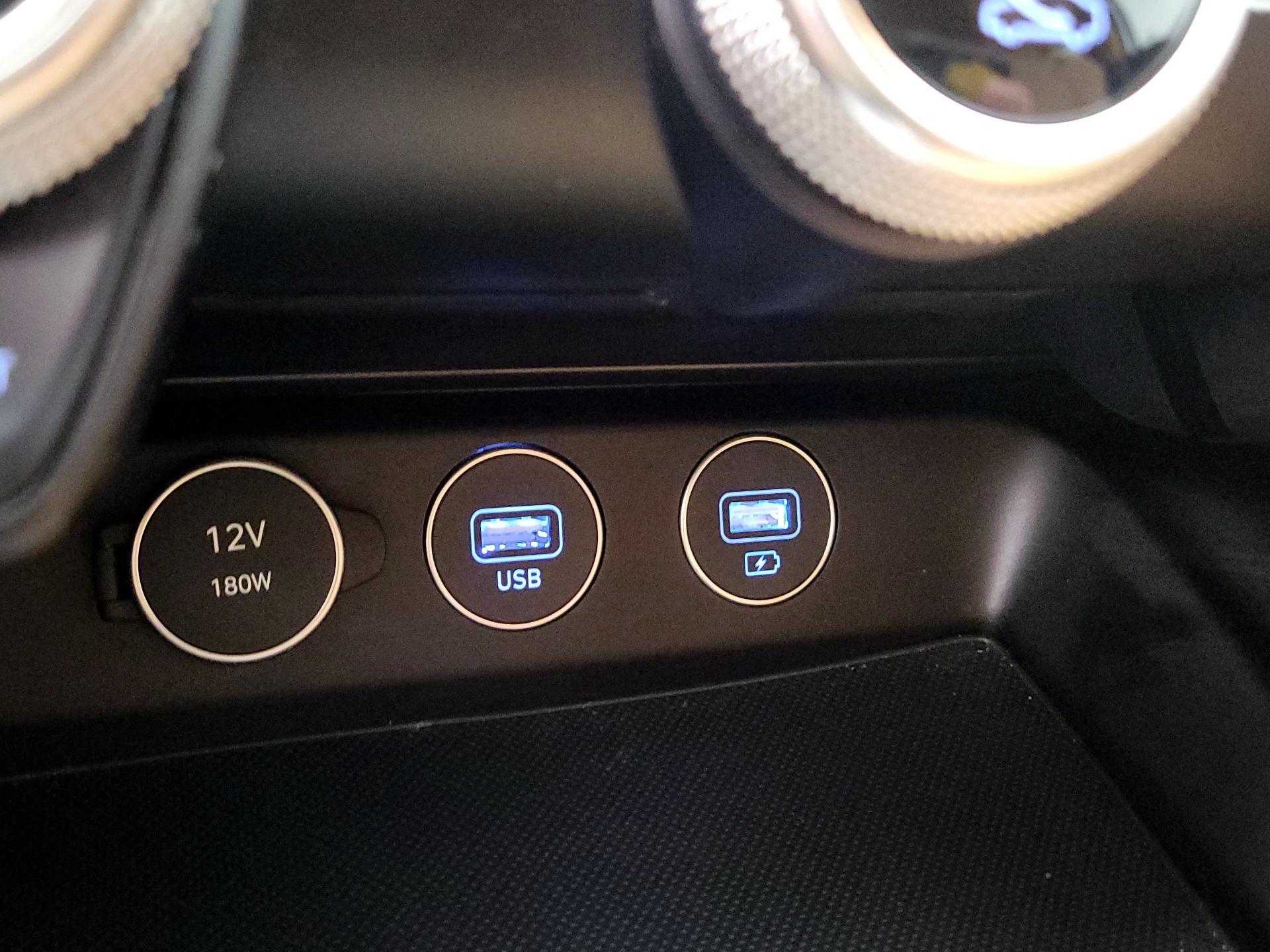 Thumbnail: 2022 Genesis G70 - 19