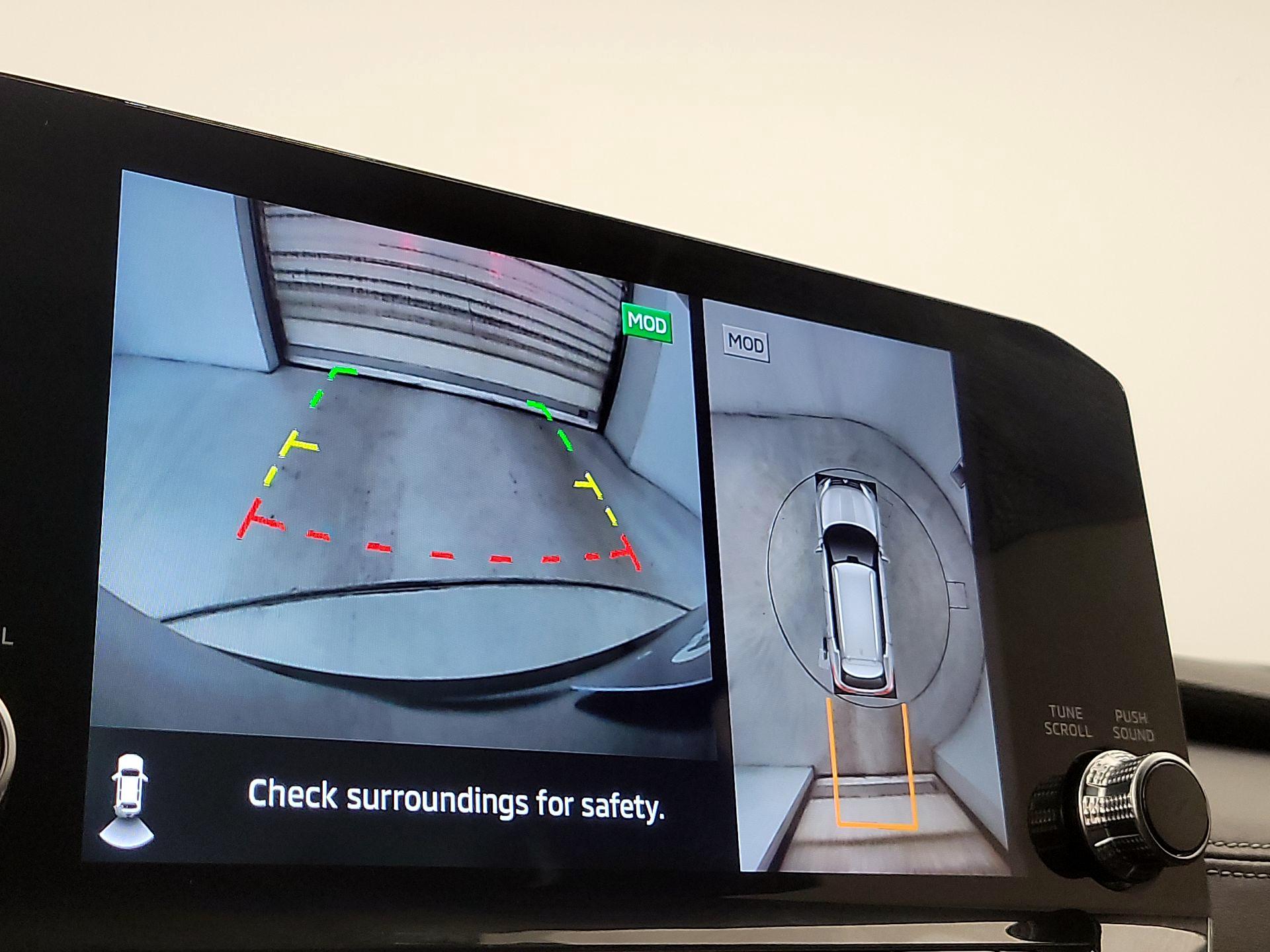 Thumbnail: 2023 Mitsubishi Outlander - 15