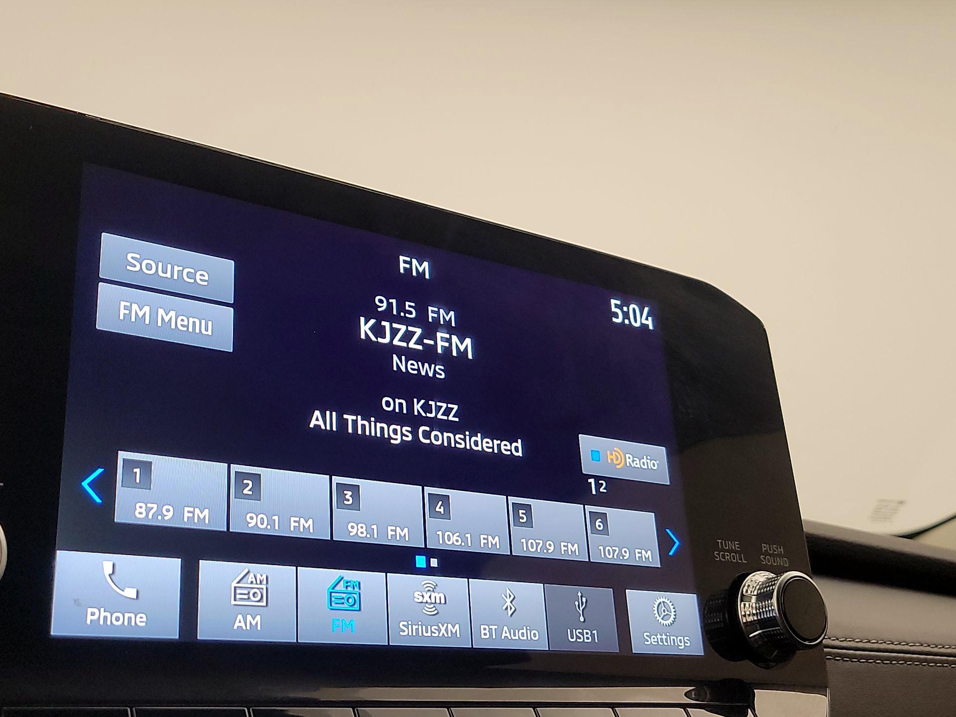 Thumbnail: 2023 Mitsubishi Outlander - 16