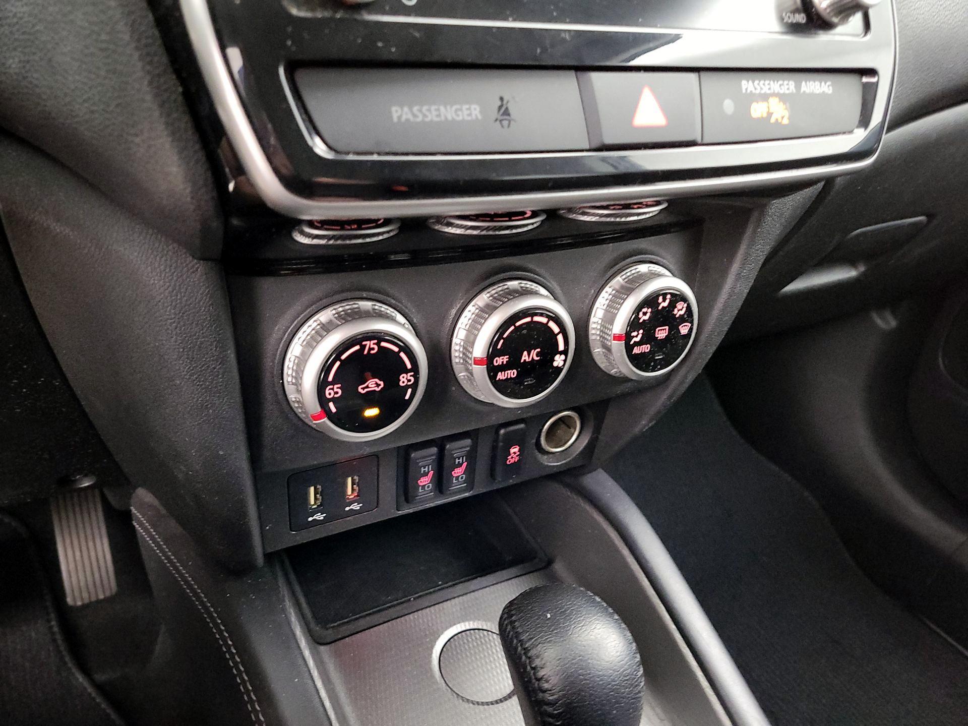 Thumbnail: 2021 Mitsubishi Outlander Sport - 16