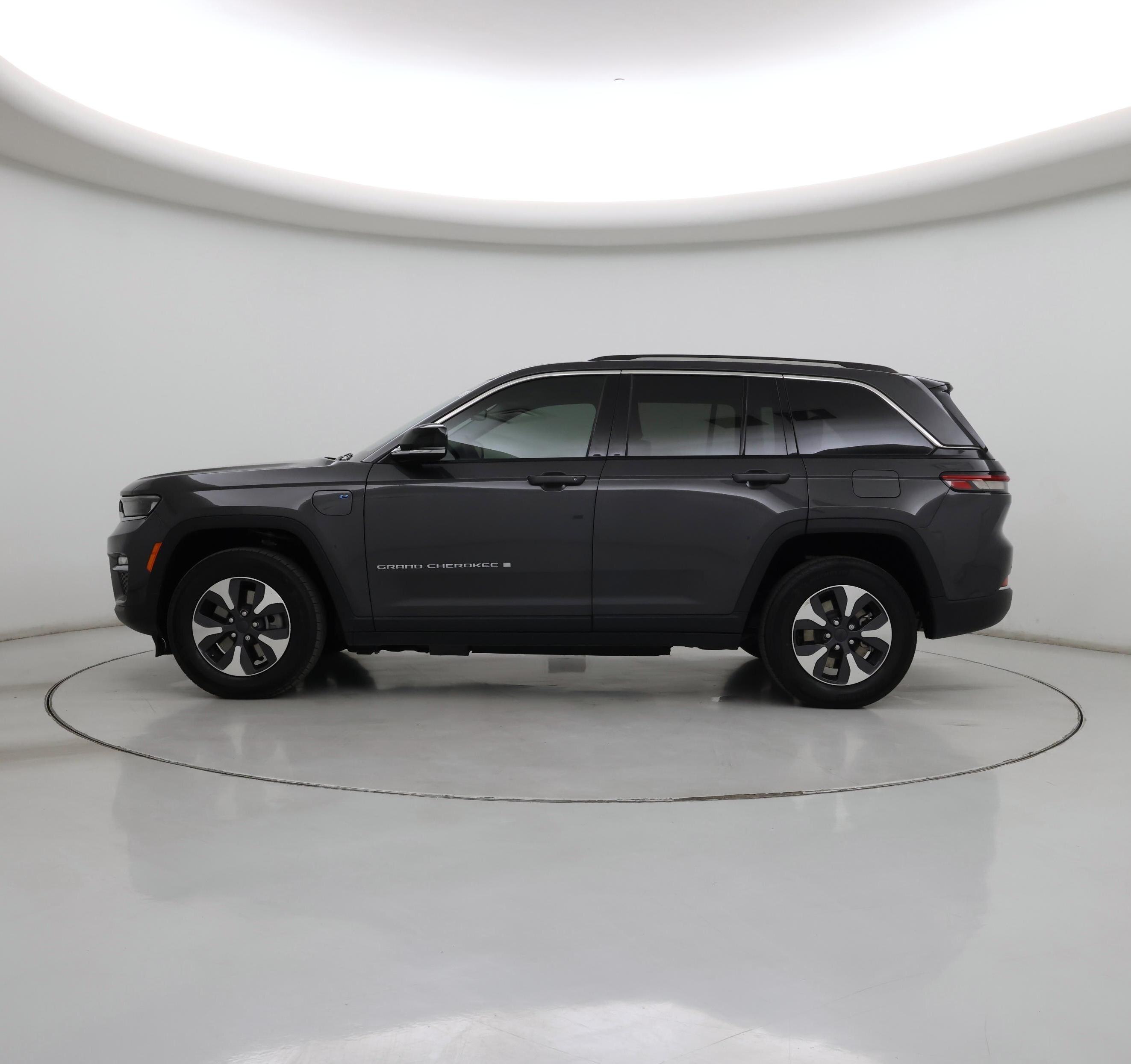 Thumbnail: 2023 Jeep Grand Cherokee - 3