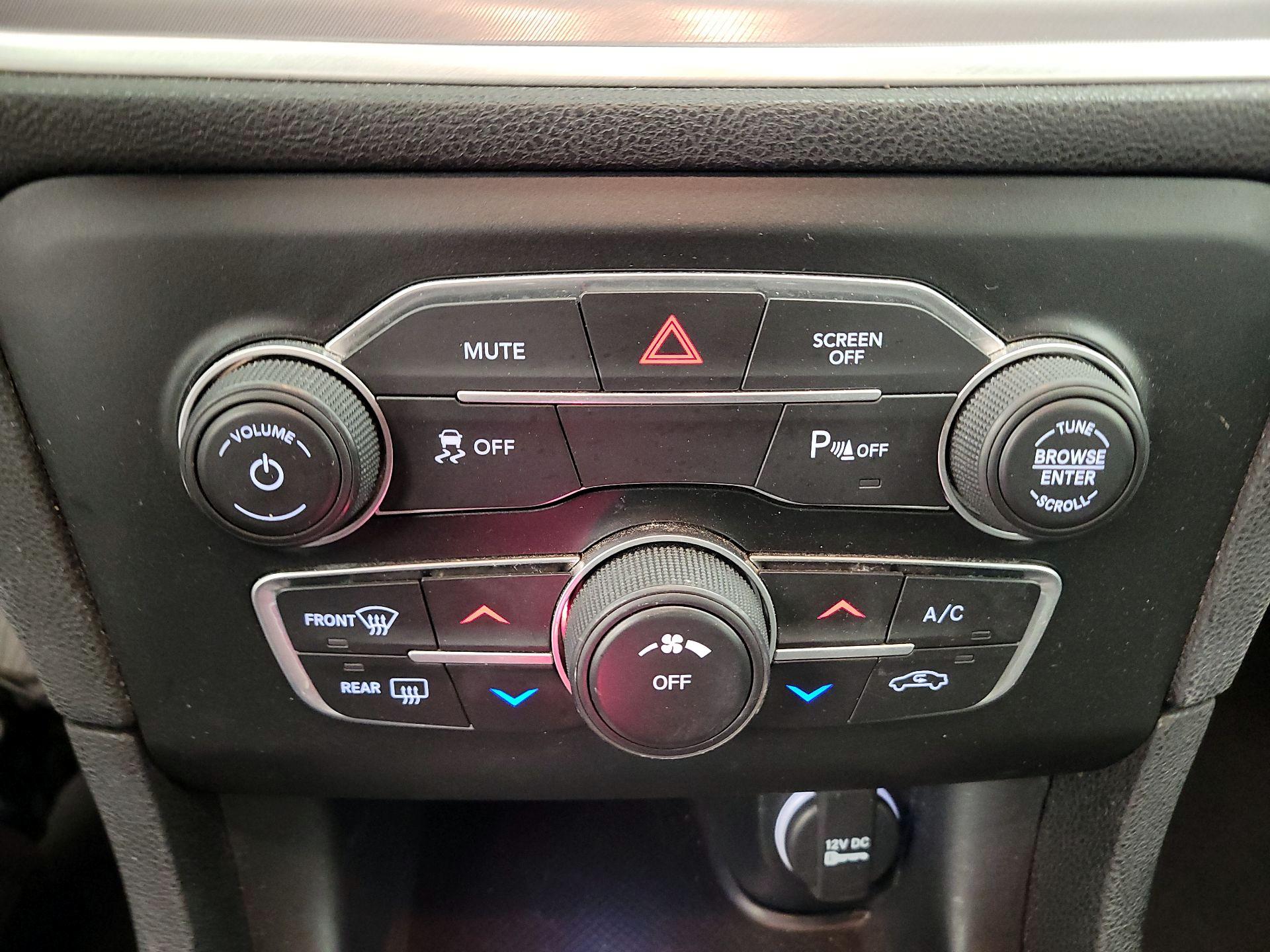 Thumbnail: 2022 Dodge Charger - 16