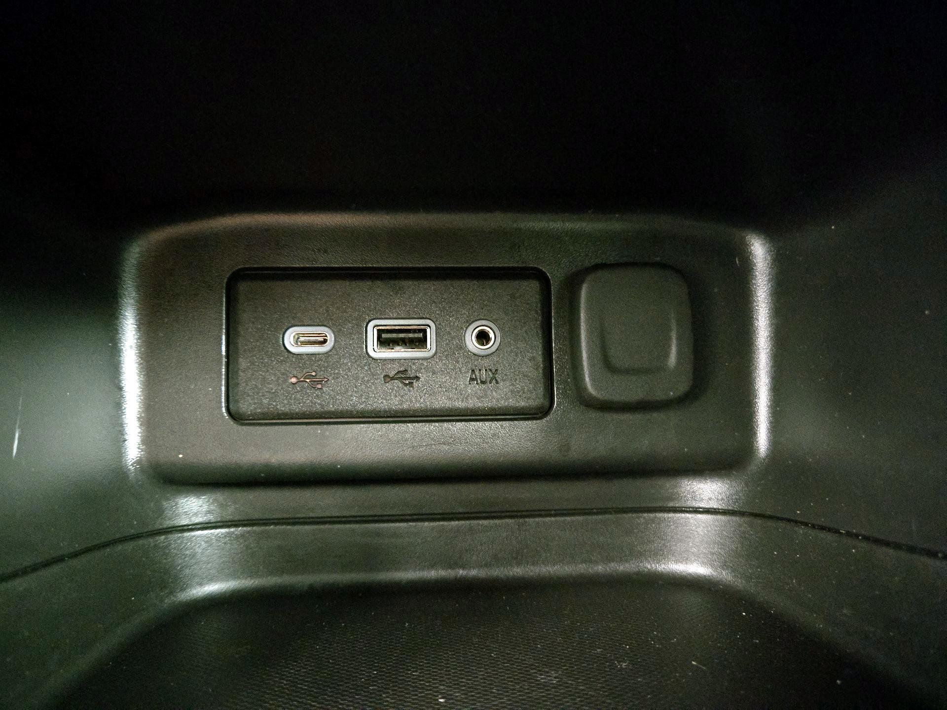 Thumbnail: 2023 Chevrolet Equinox - 18