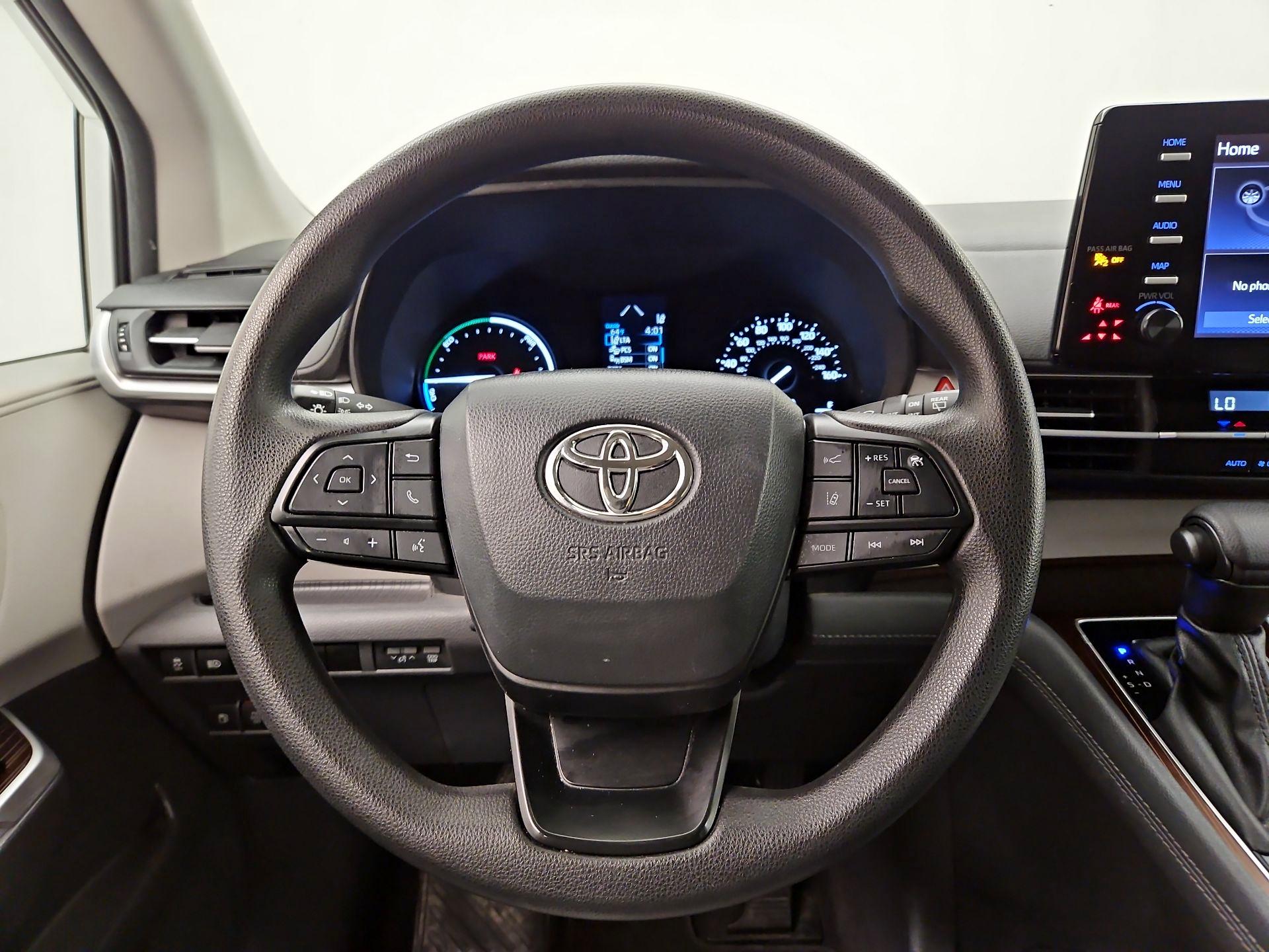 Thumbnail: 2024 Toyota Sienna - 10