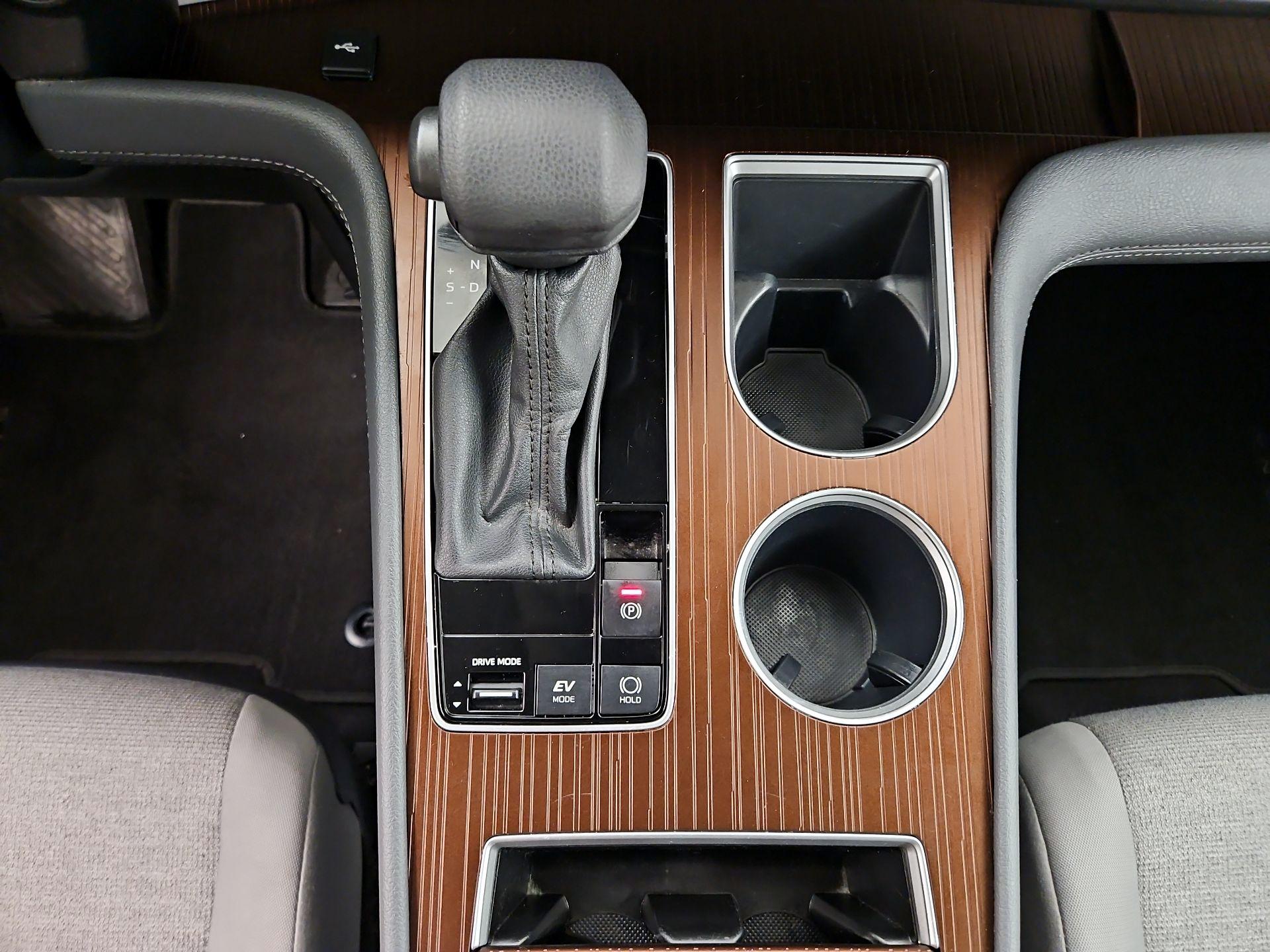 Thumbnail: 2024 Toyota Sienna - 17