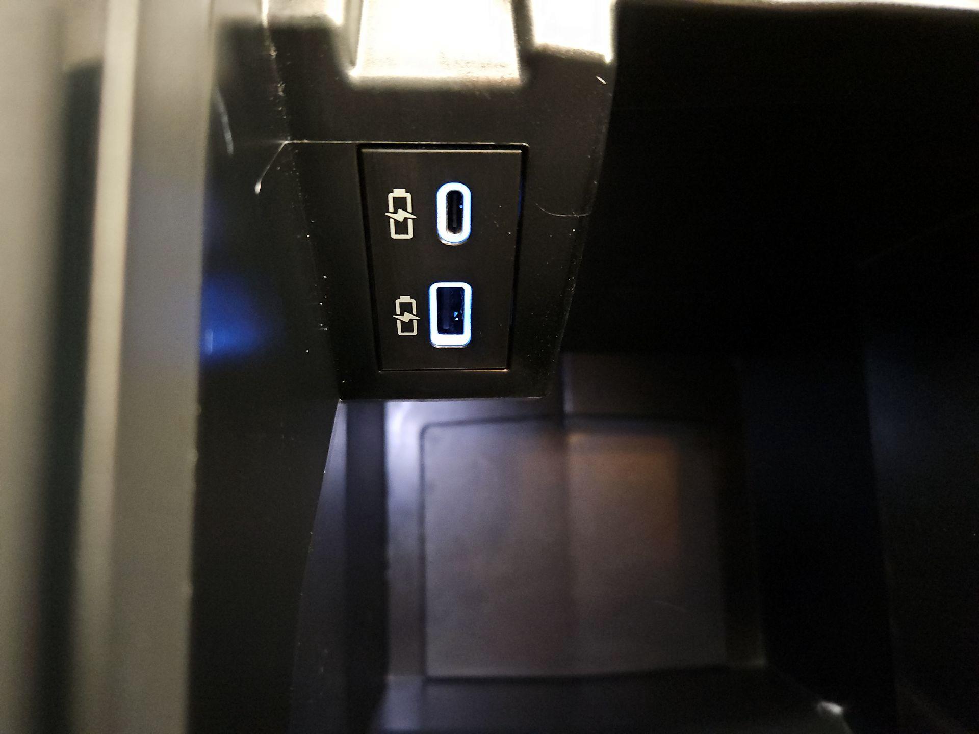 Thumbnail: 2024 Toyota Sienna - 18