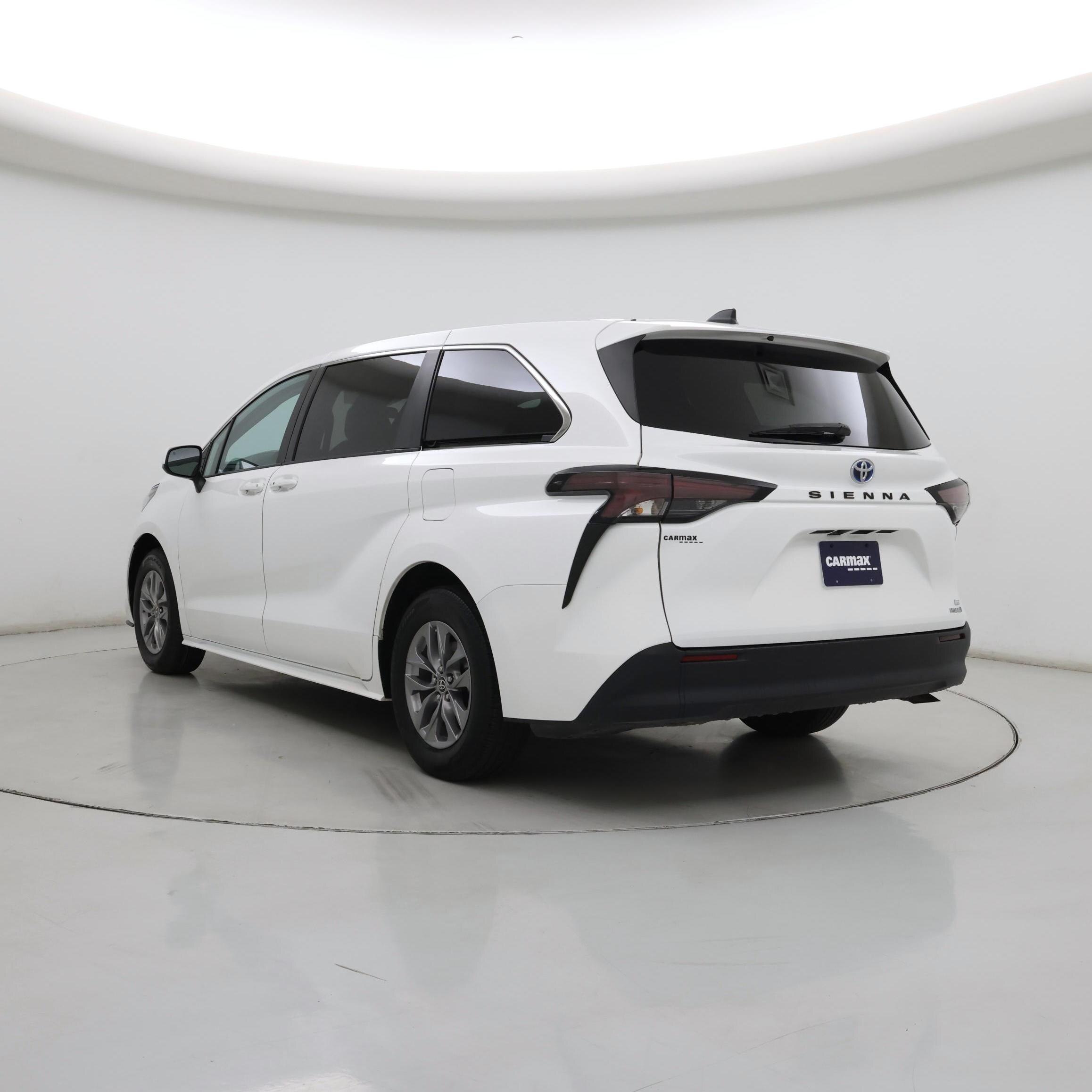 Thumbnail: 2024 Toyota Sienna - 2