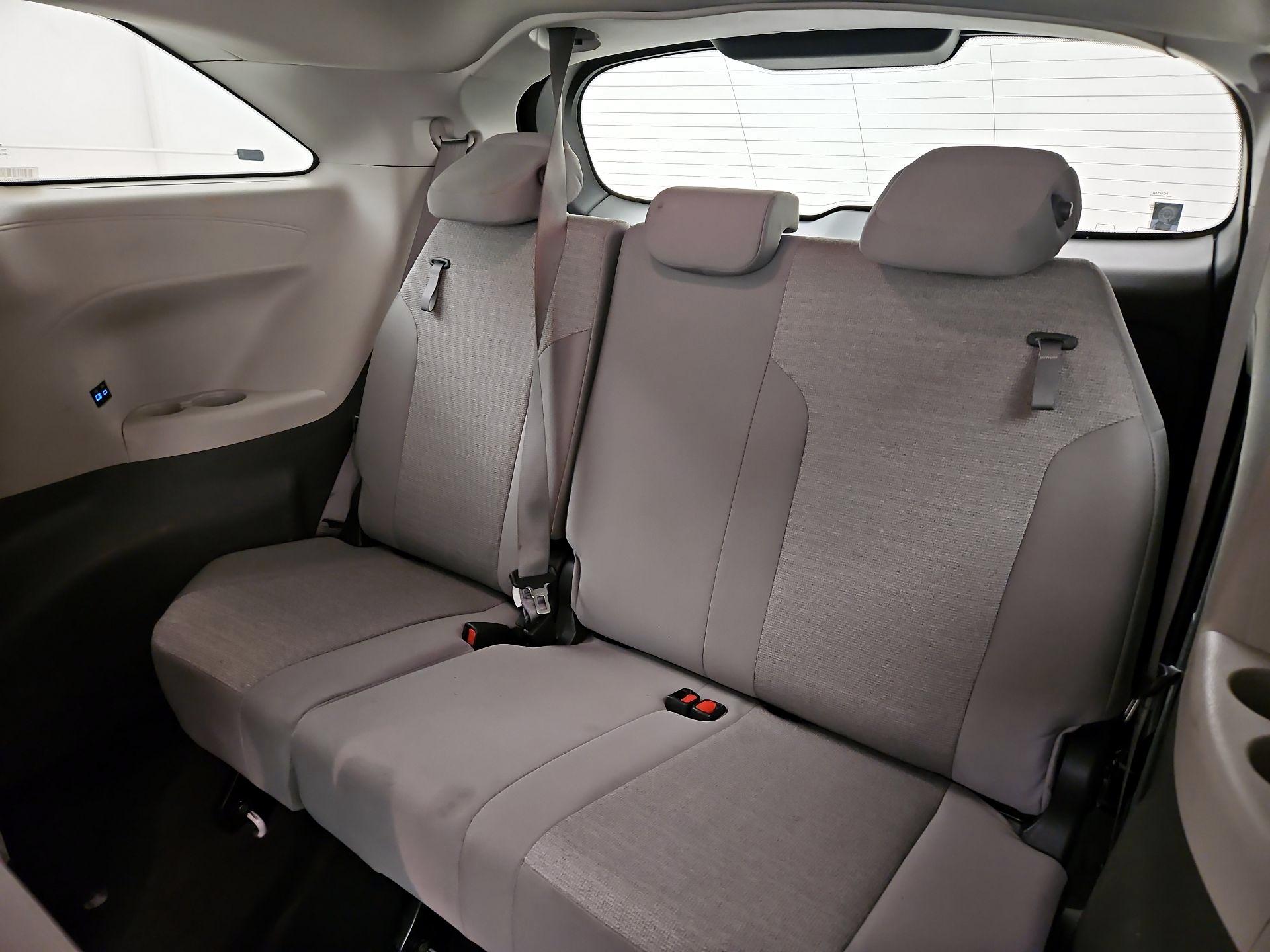 Thumbnail: 2024 Toyota Sienna - 20