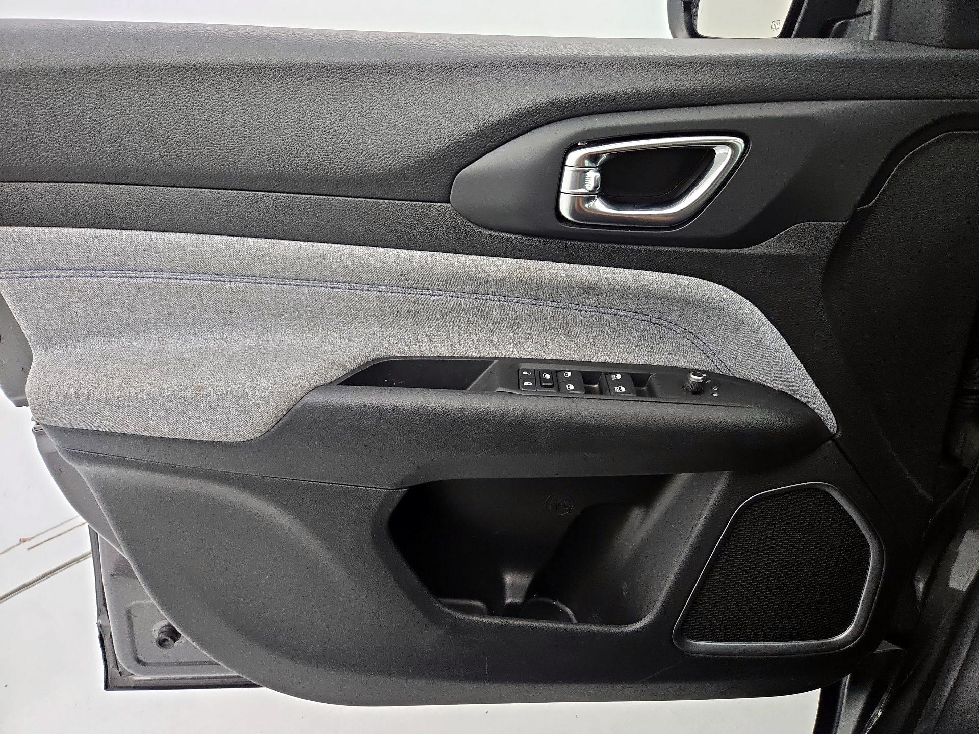 Thumbnail: 2022 Jeep Compass - 12