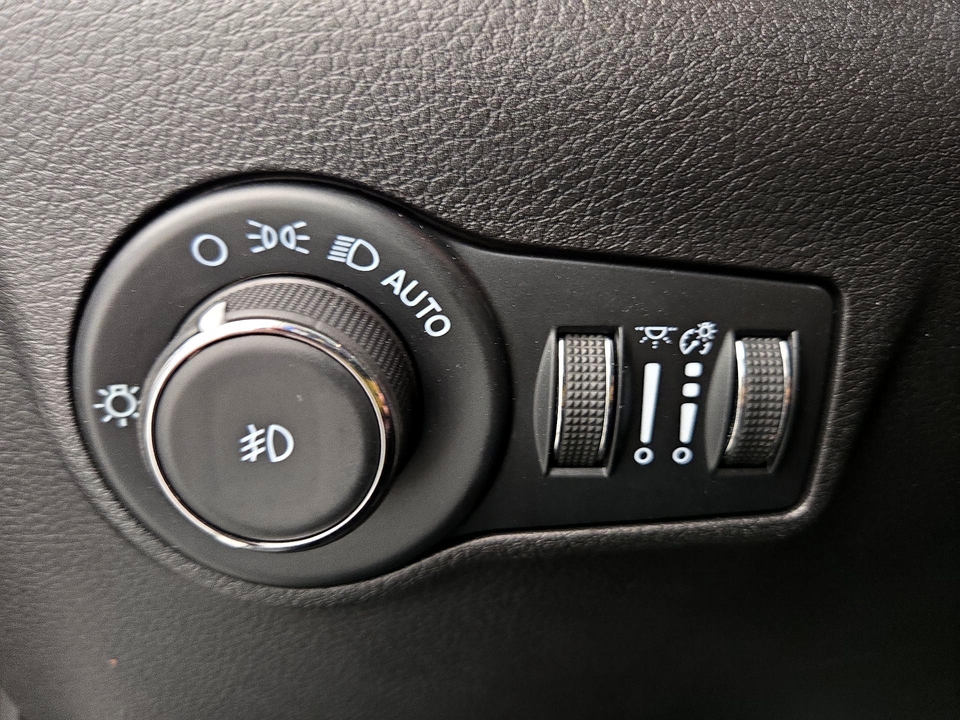 Thumbnail: 2022 Jeep Compass - 13