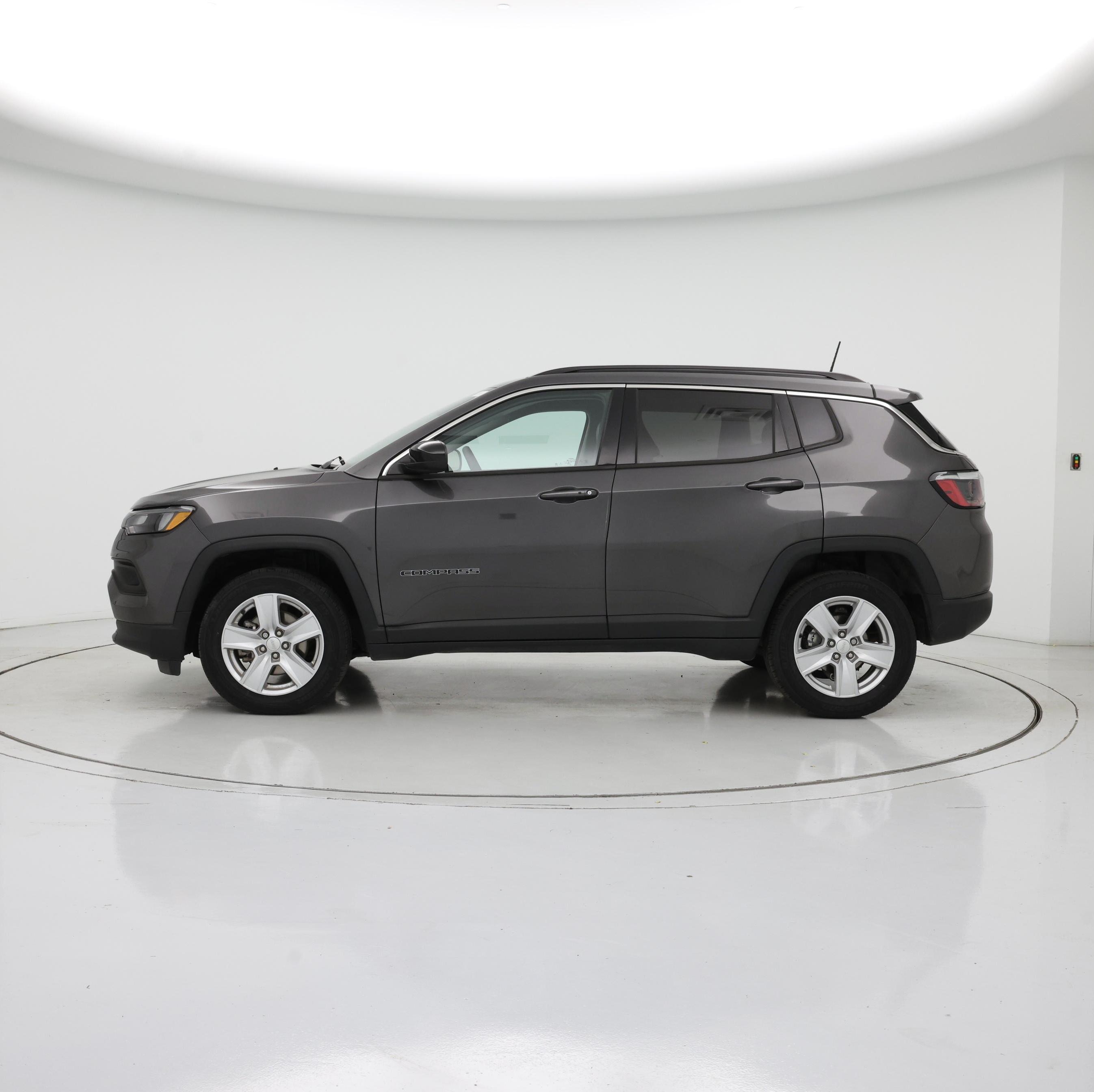 Thumbnail: 2022 Jeep Compass - 3
