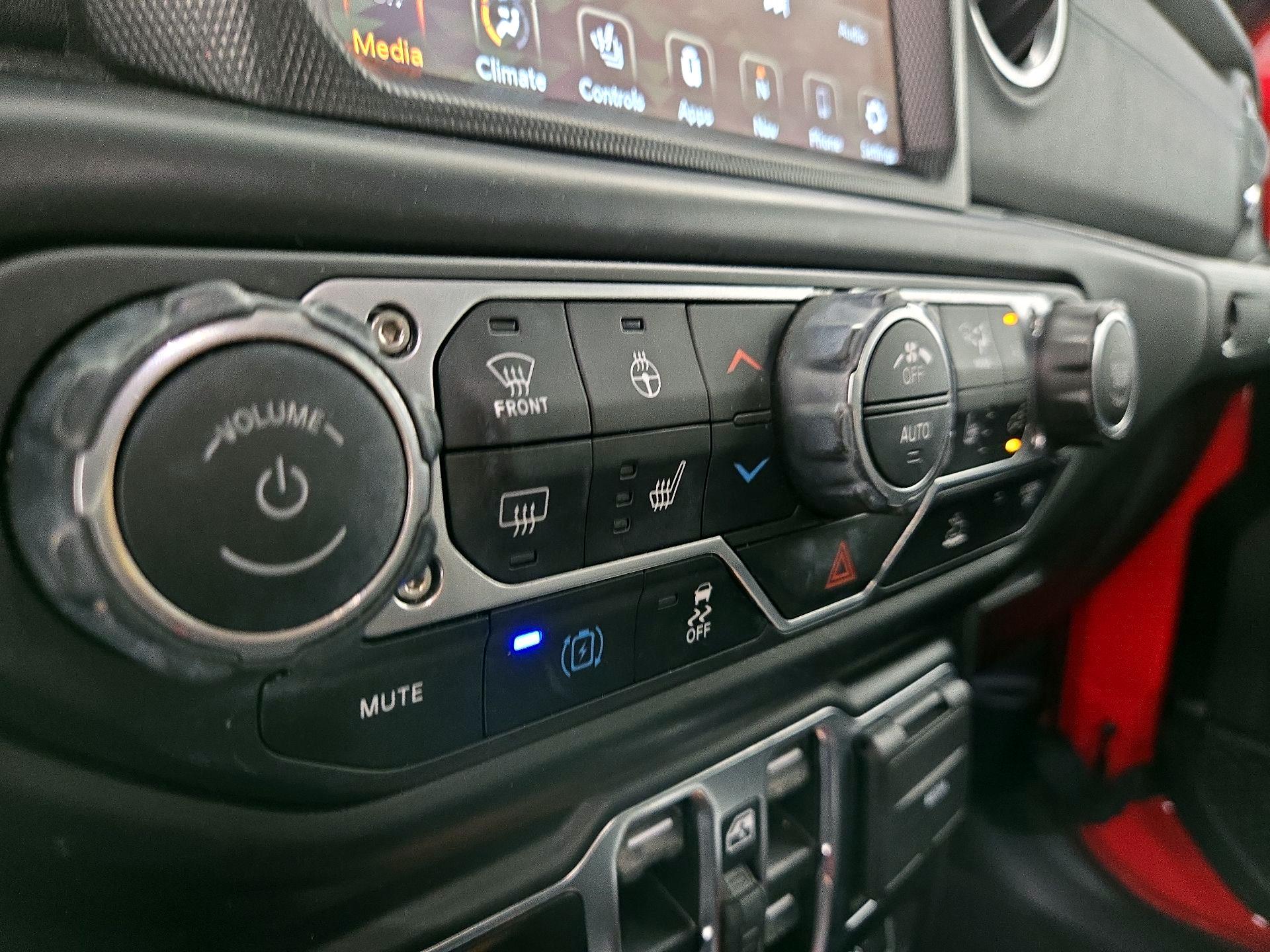 Thumbnail: 2022 Jeep Wrangler - 17