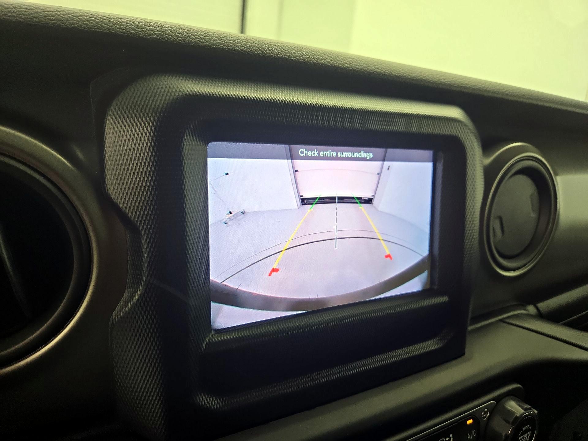 Thumbnail: 2022 Jeep Wrangler - 14