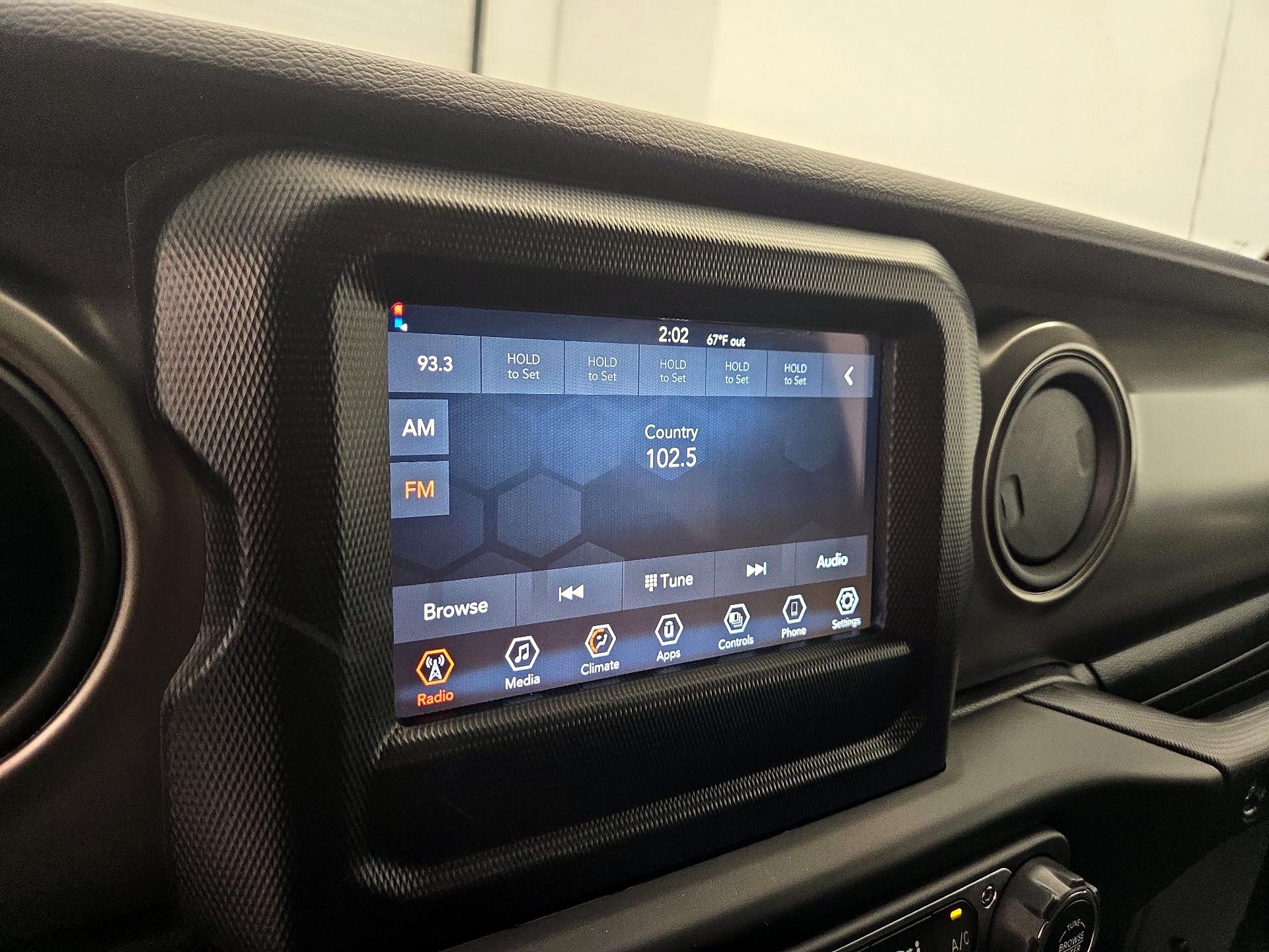 Thumbnail: 2022 Jeep Wrangler - 15